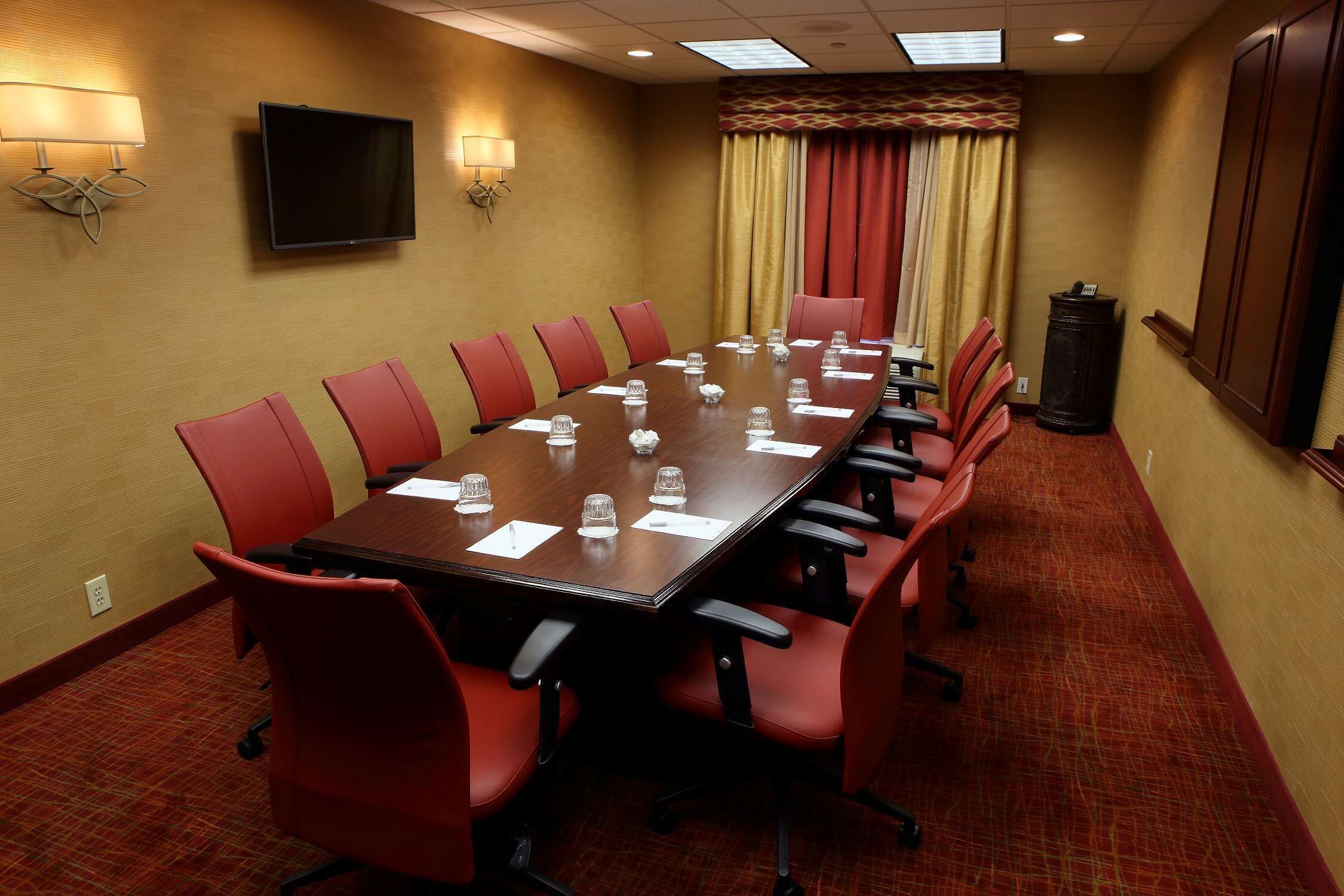 Hampton Inn & Suites Charlottesville-At The University Hampton Inn & Suites Charlottesville-At The University