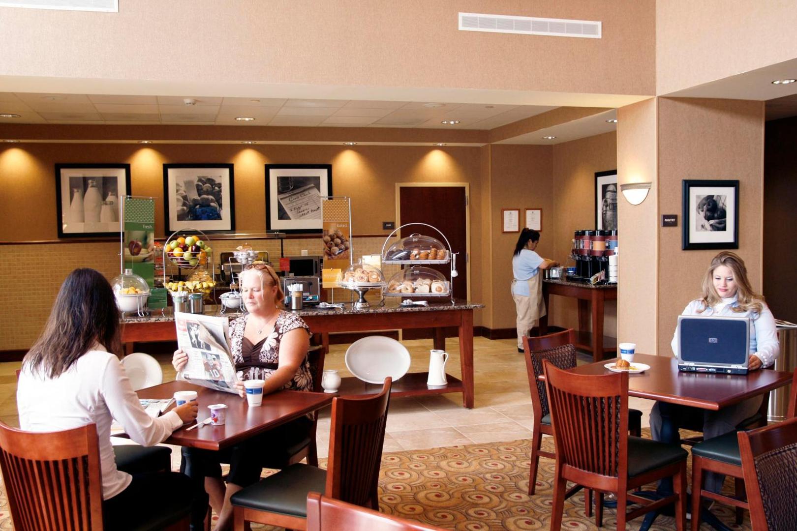 Hampton Inn & Suites Fredericksburg Hampton Inn & Suites Fredericksburg