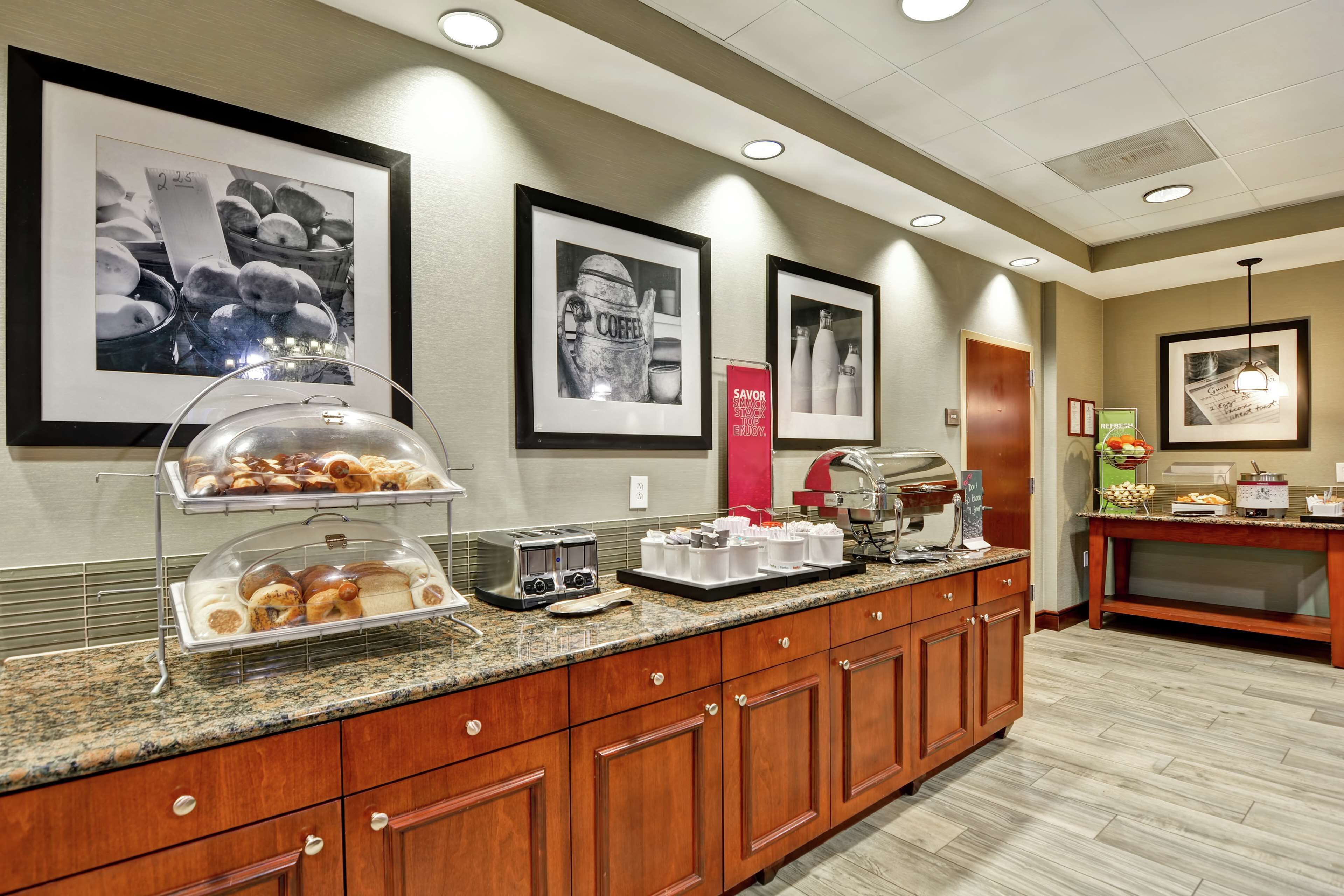 Hampton Inn & Suites Fredericksburg Hampton Inn & Suites Fredericksburg