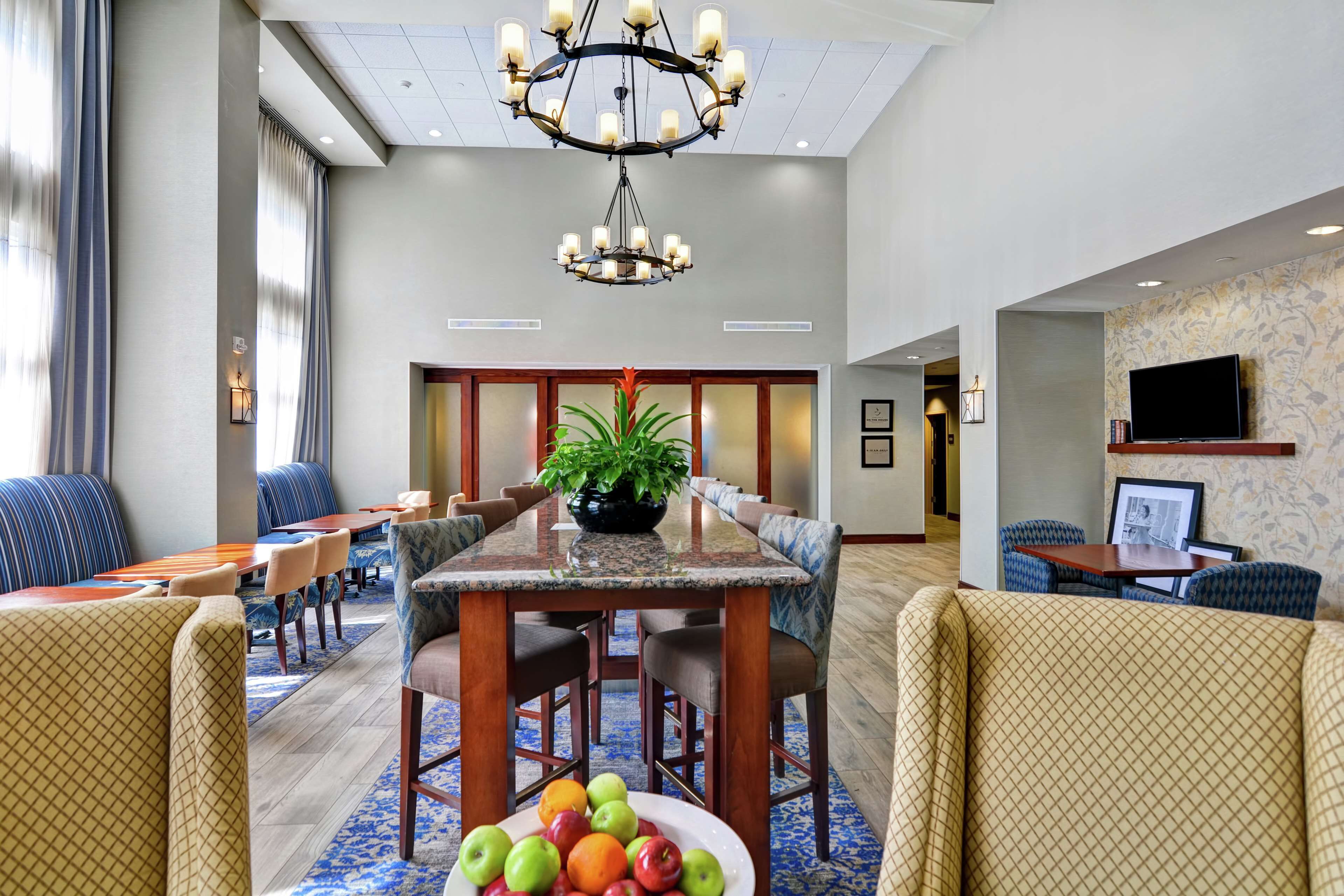 Hampton Inn & Suites Fredericksburg Hampton Inn & Suites Fredericksburg