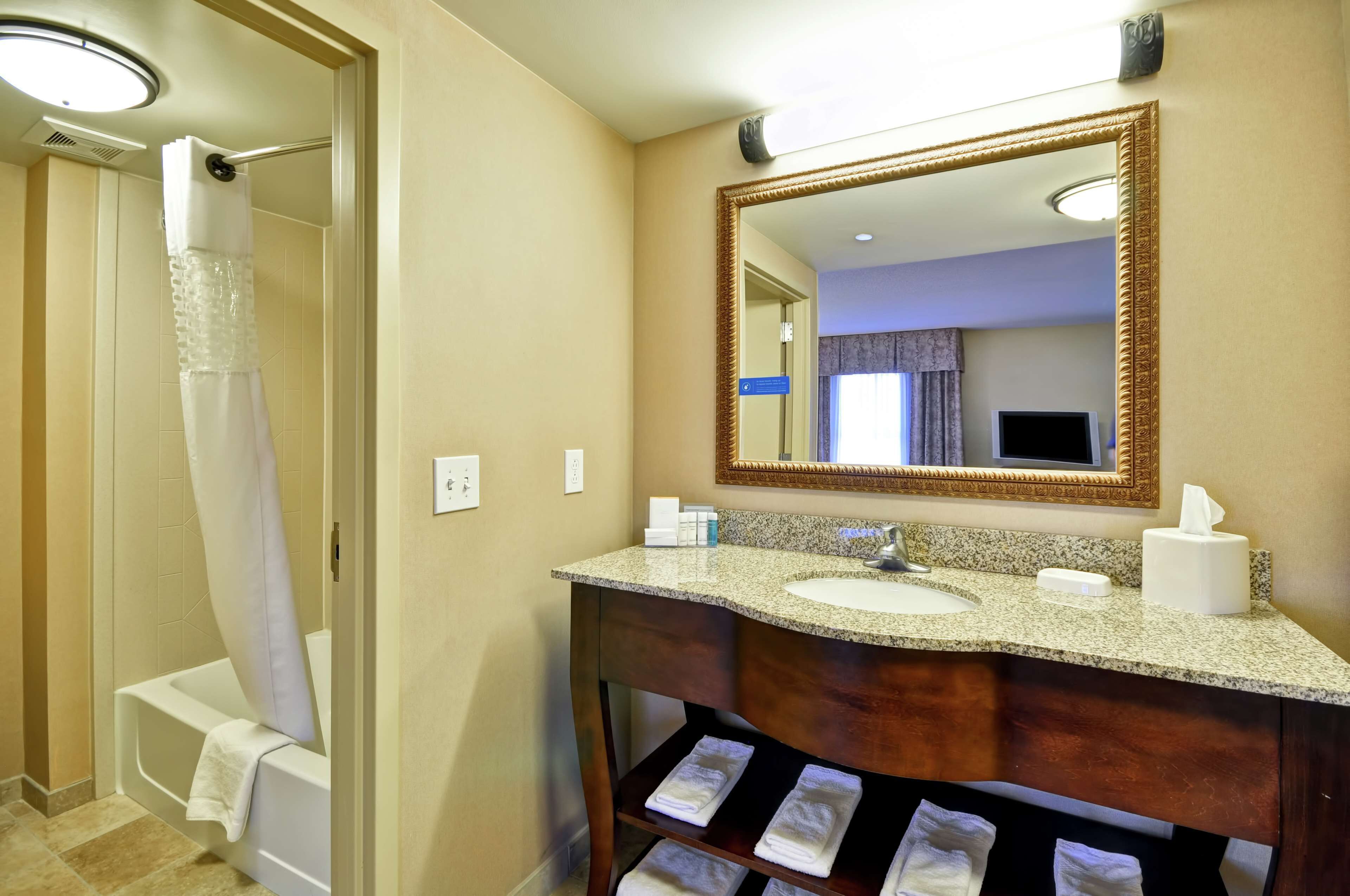Hampton Inn & Suites Fredericksburg Hampton Inn & Suites Fredericksburg