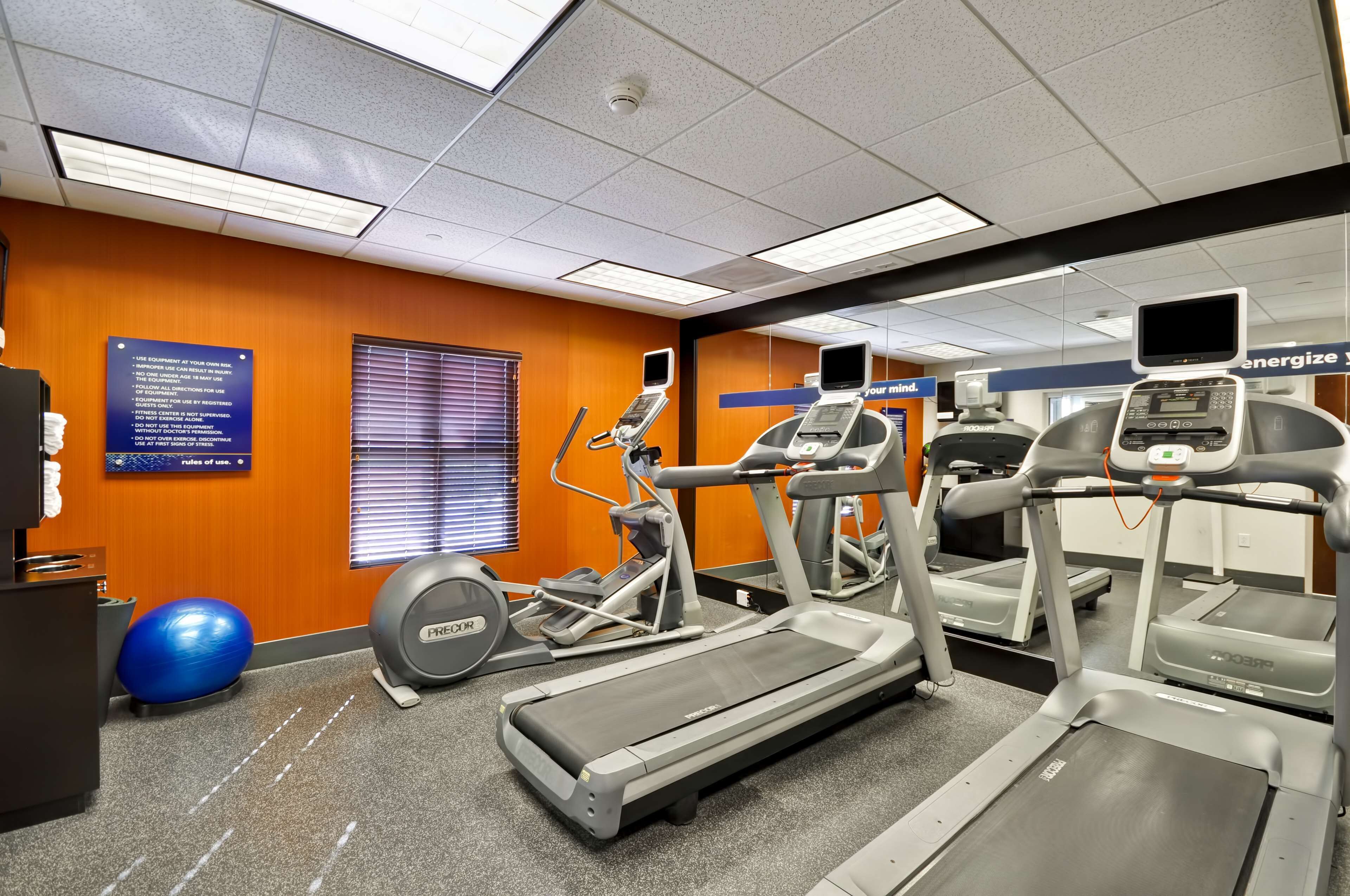 Hampton Inn & Suites Fredericksburg Hampton Inn & Suites Fredericksburg