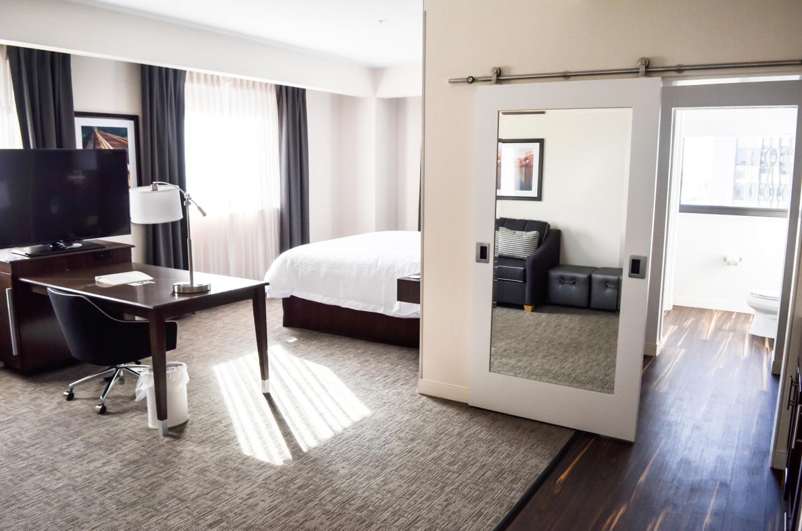 Hampton Inn & Suites Richmond - Downtown Hampton Inn & Suites Richmond - Downtown