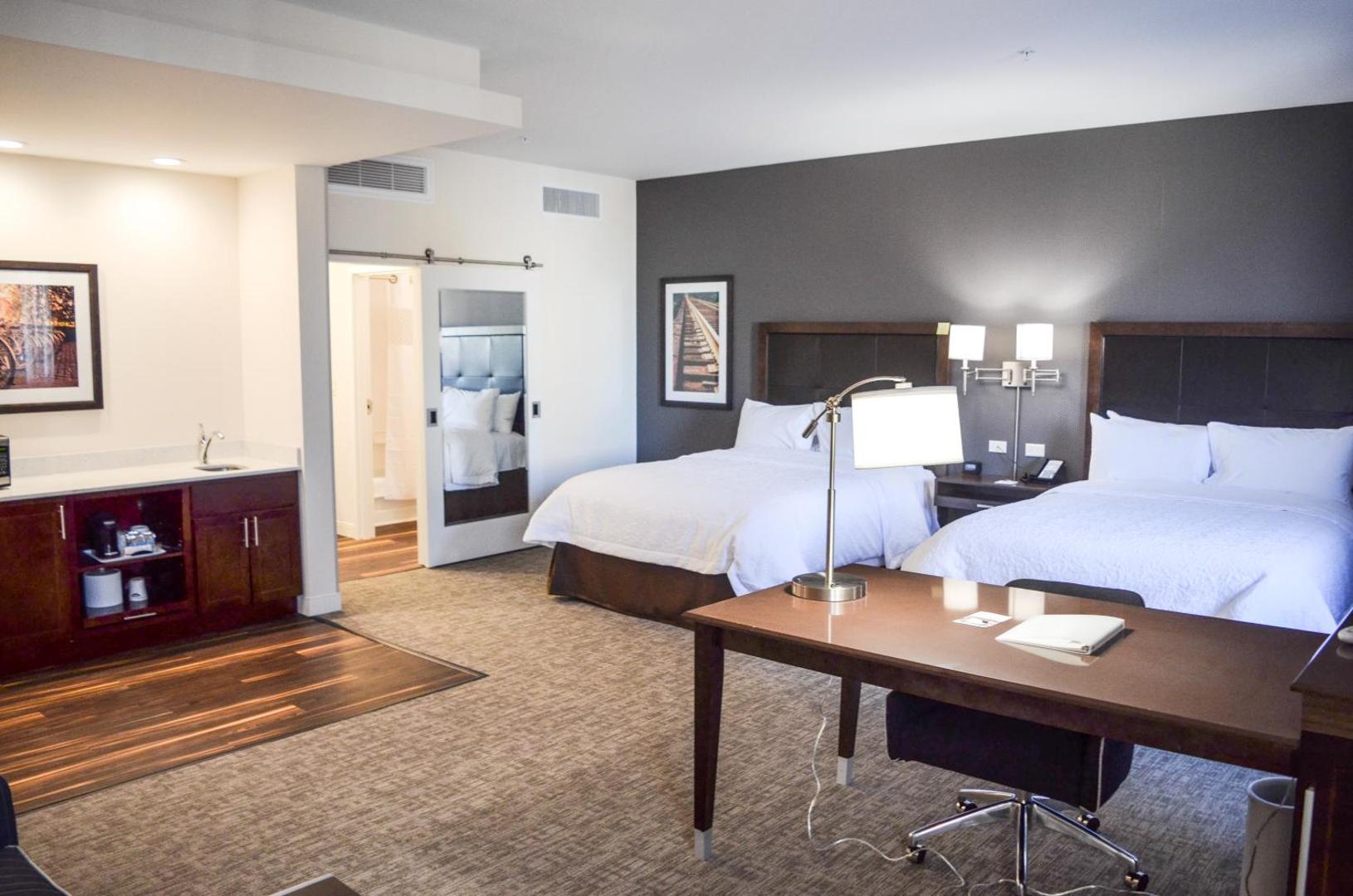 Hampton Inn & Suites Richmond - Downtown Hampton Inn & Suites Richmond - Downtown