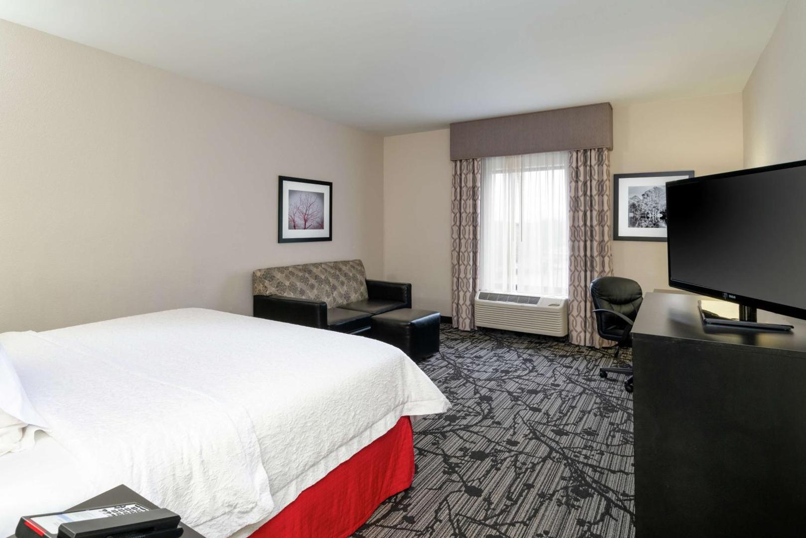 Hampton Inn & Suites Roanoke Airport Hampton Inn & Suites Roanoke Airport