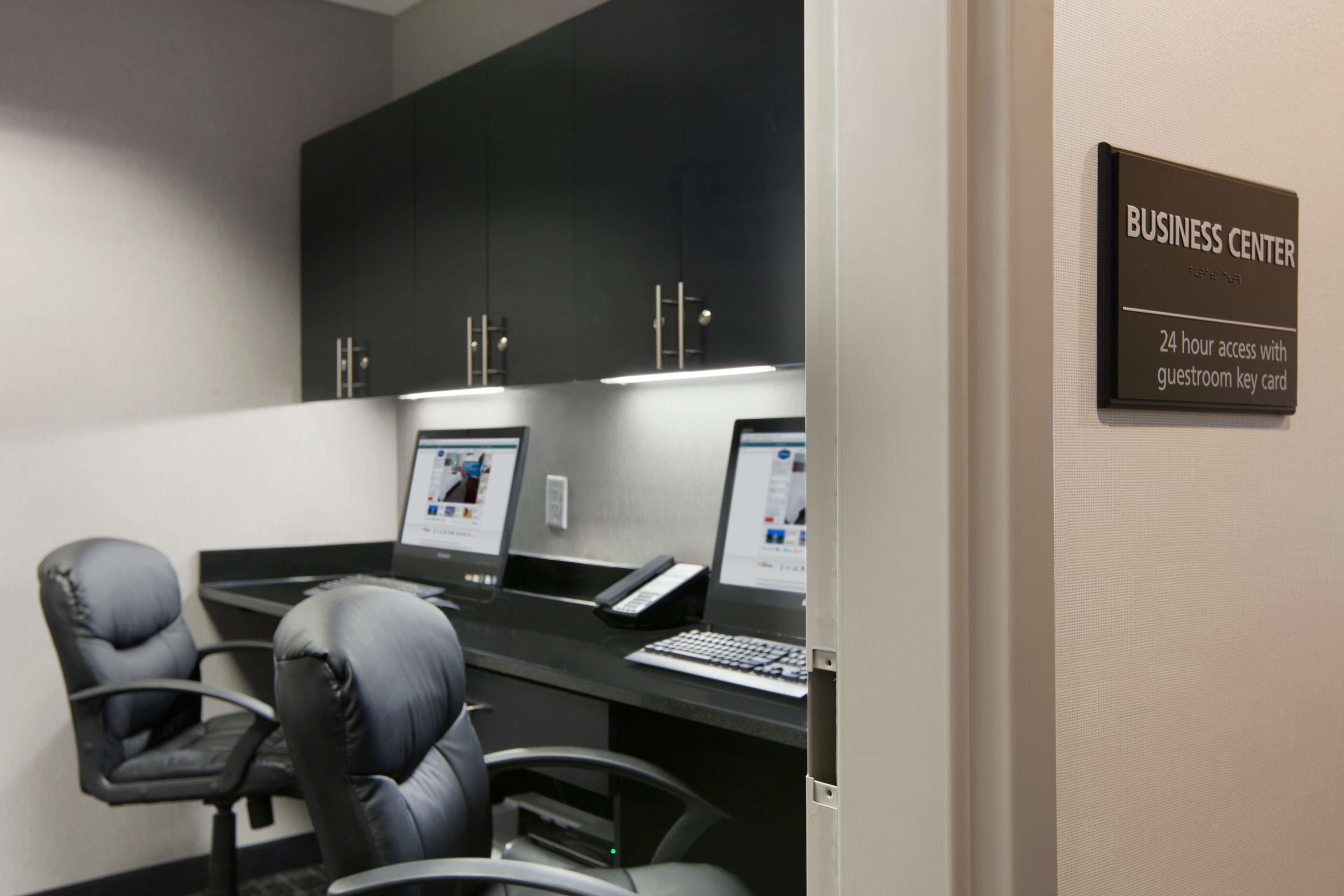 Hampton Inn & Suites Roanoke Airport Hampton Inn & Suites Roanoke Airport