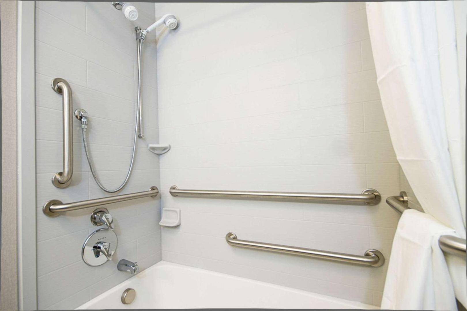 Hampton Inn & Suites Roanoke Airport Hampton Inn & Suites Roanoke Airport