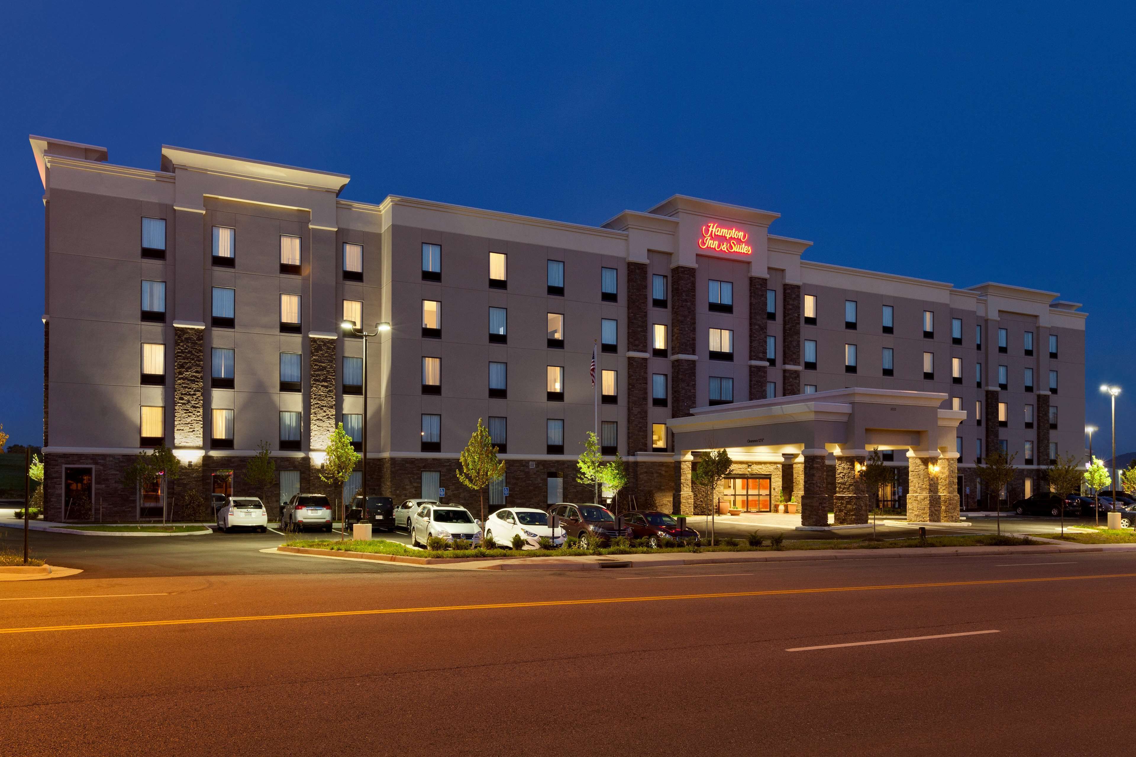 Hampton Inn & Suites Roanoke Airport Hampton Inn & Suites Roanoke Airport