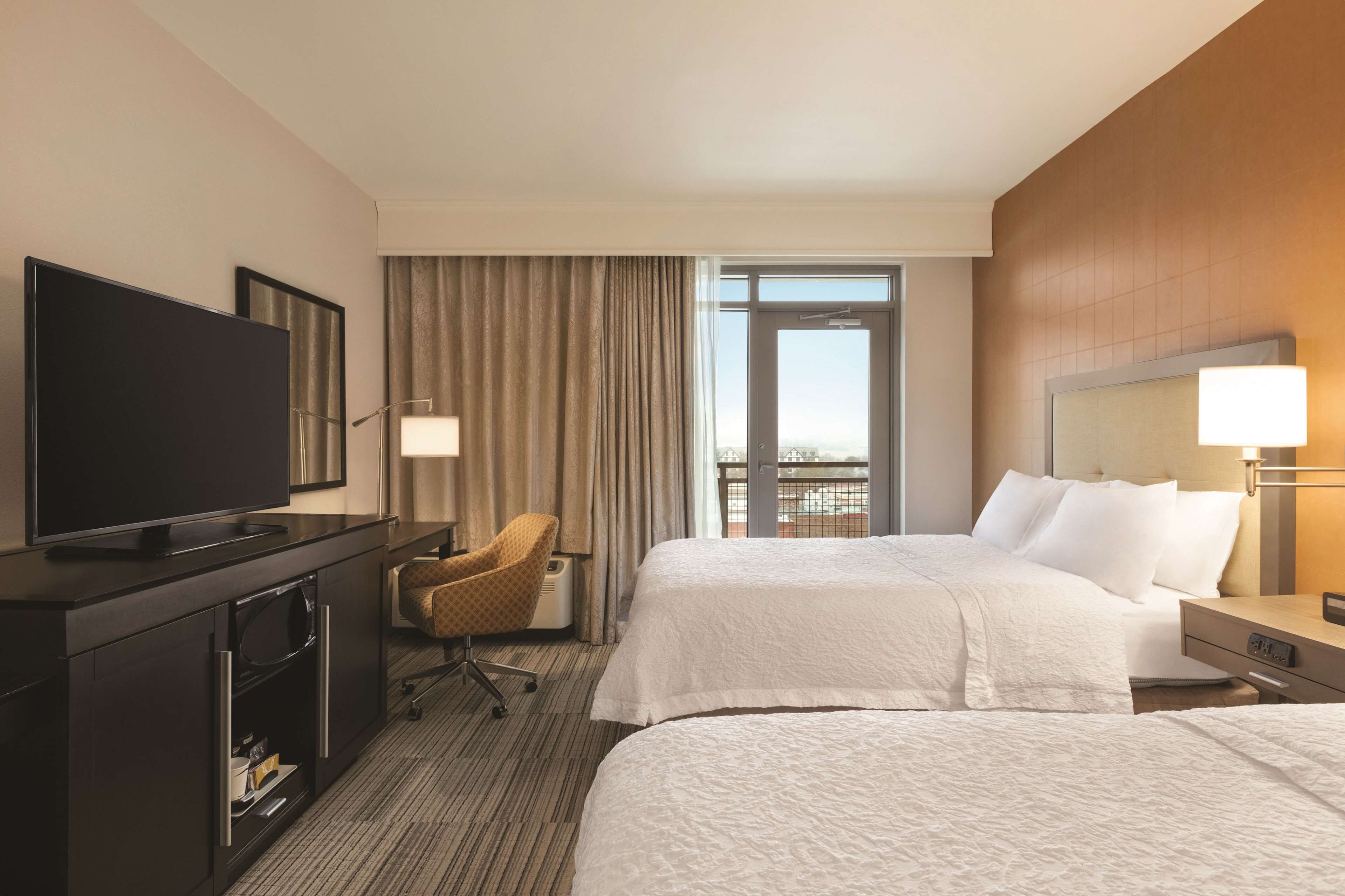 Hampton Inn and Suites Roanoke Downtown Hampton Inn and Suites Roanoke Downtown