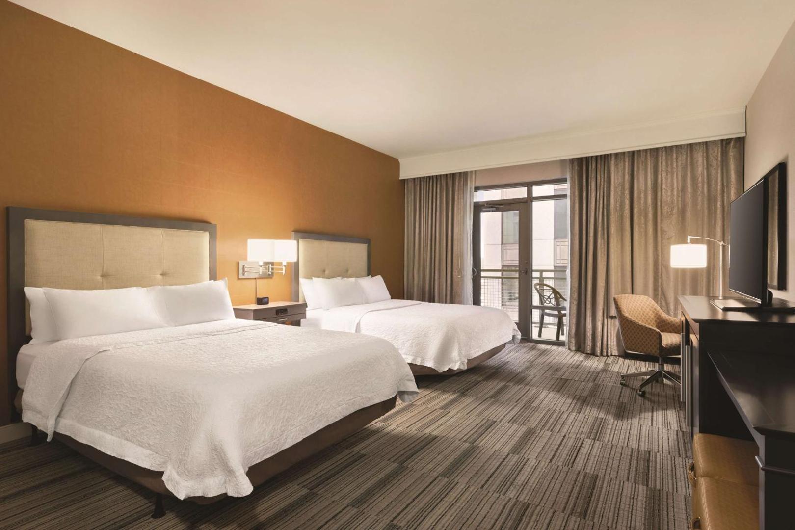Hampton Inn and Suites Roanoke Downtown Hampton Inn and Suites Roanoke Downtown