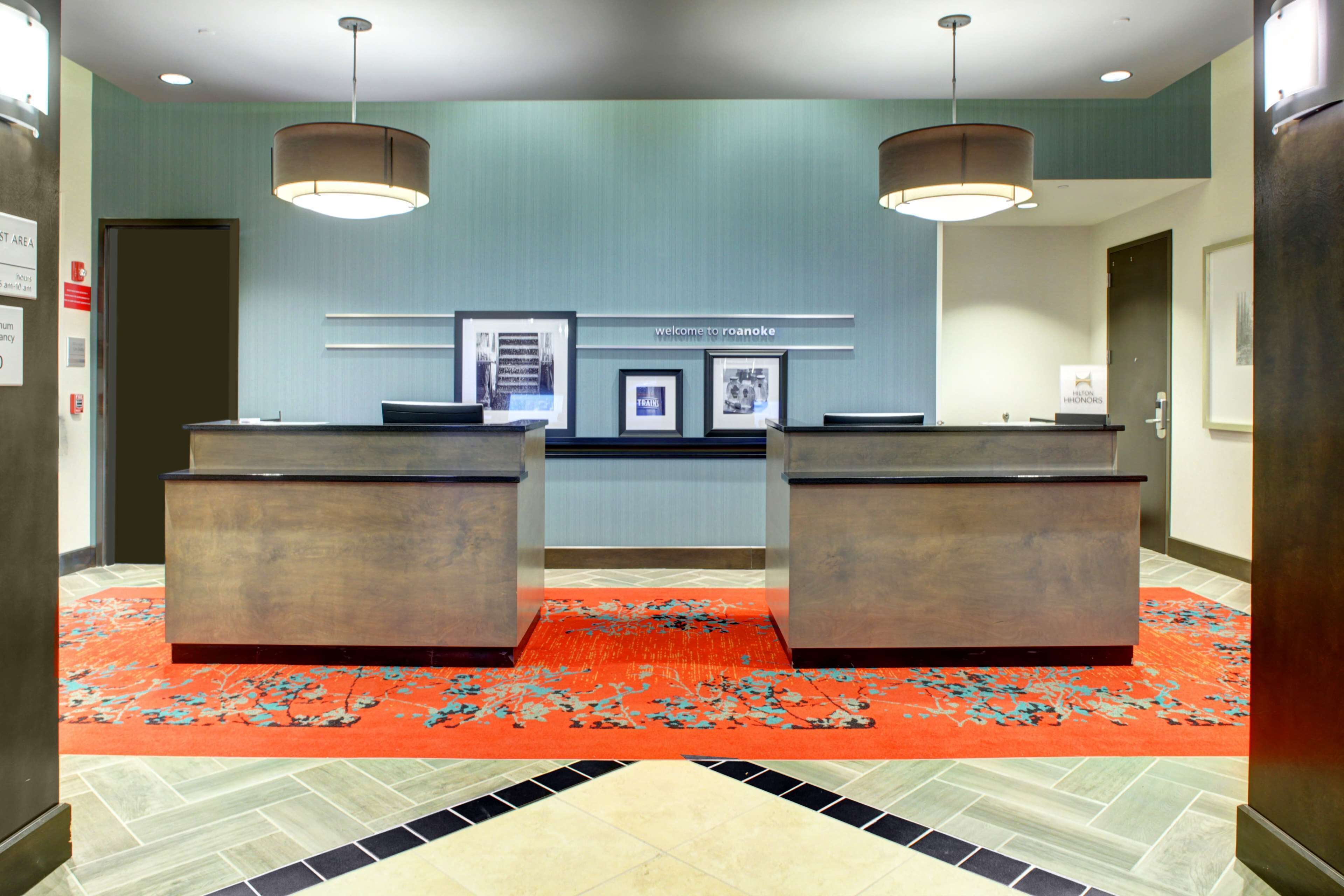 Hampton Inn and Suites Roanoke Downtown Hampton Inn and Suites Roanoke Downtown