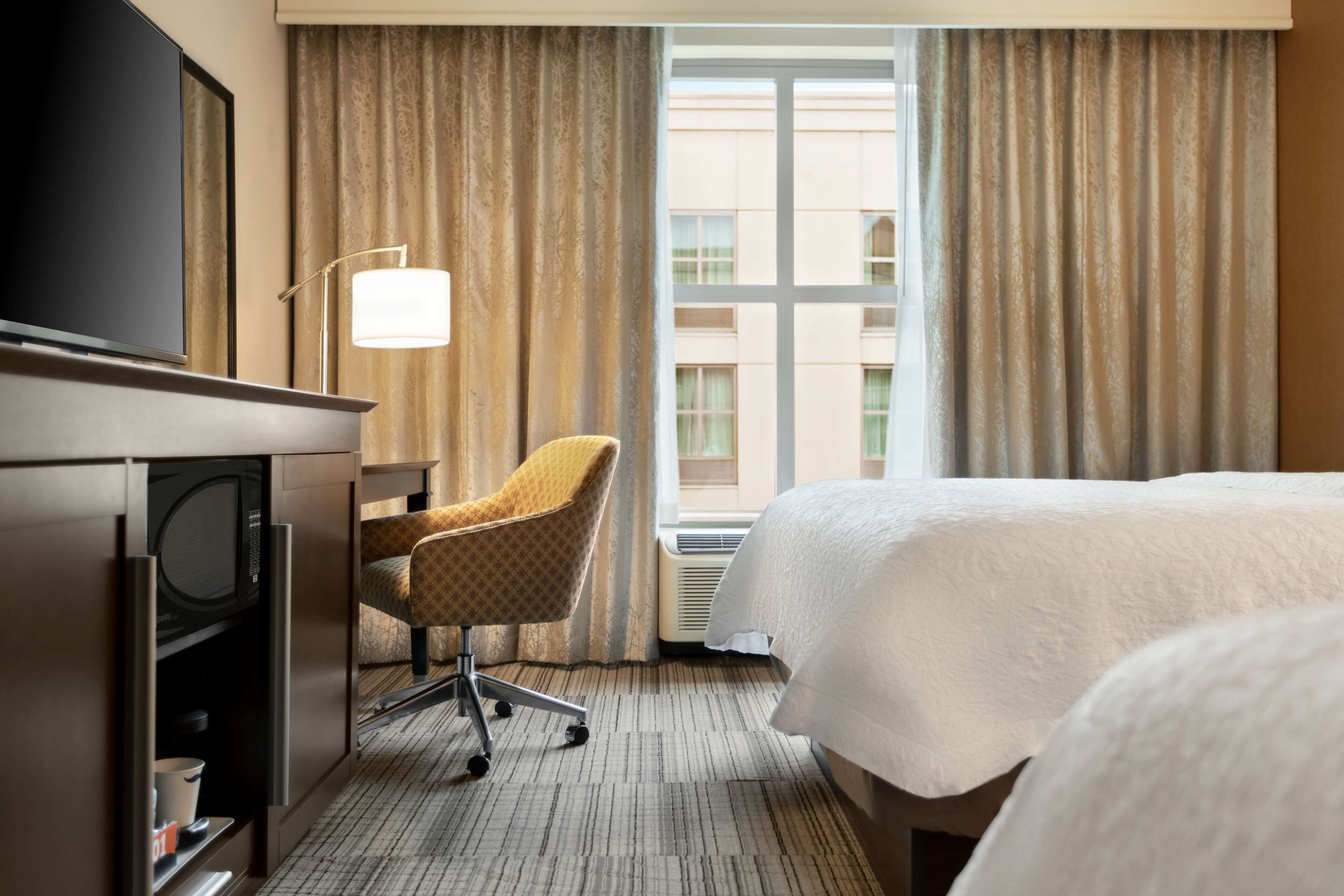Hampton Inn and Suites Roanoke Downtown Hampton Inn and Suites Roanoke Downtown