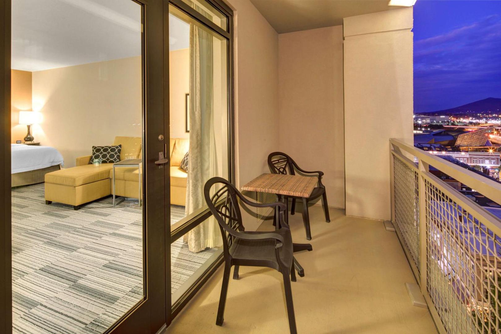 Hampton Inn and Suites Roanoke Downtown Hampton Inn and Suites Roanoke Downtown