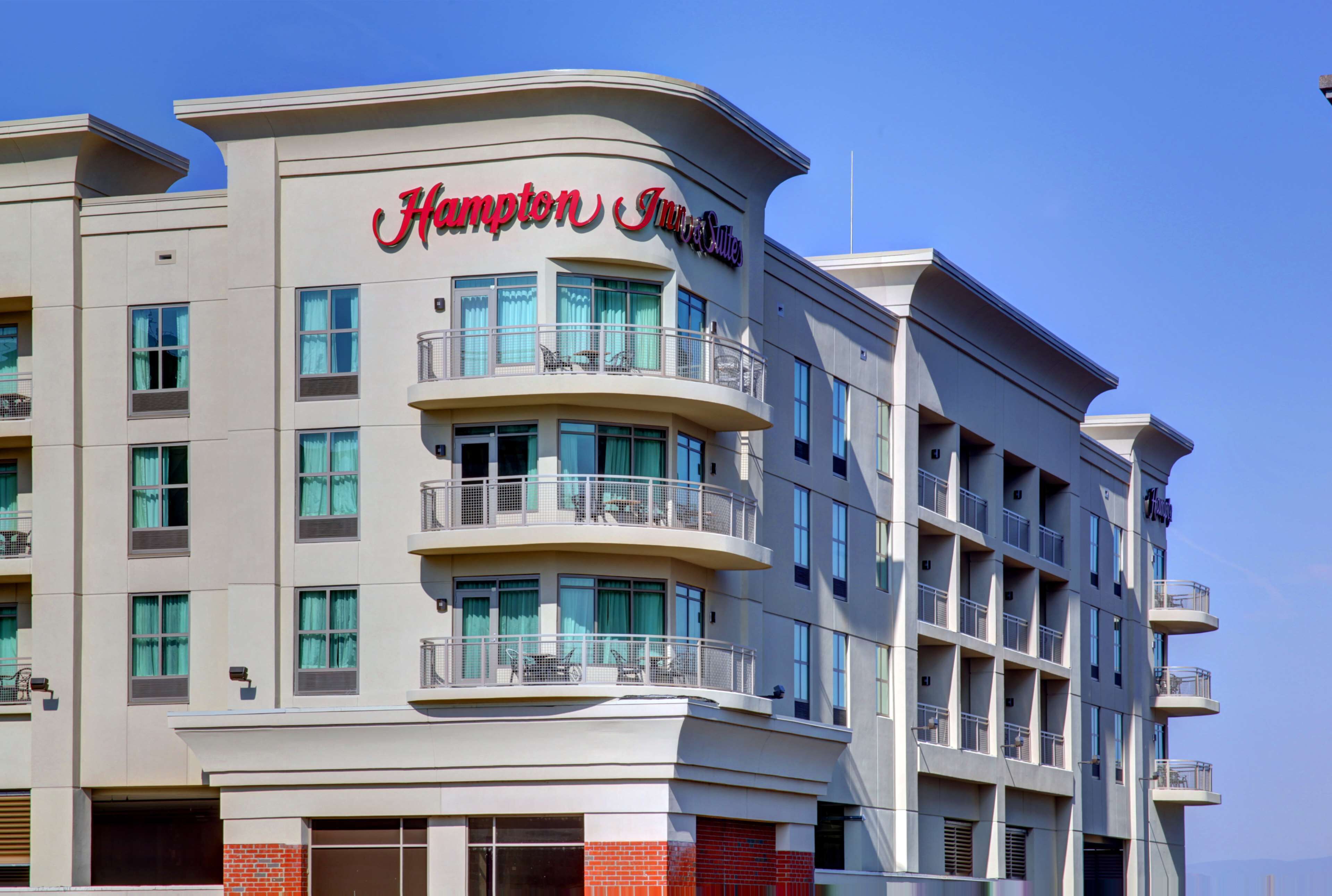 Hampton Inn and Suites Roanoke Downtown Hampton Inn and Suites Roanoke Downtown