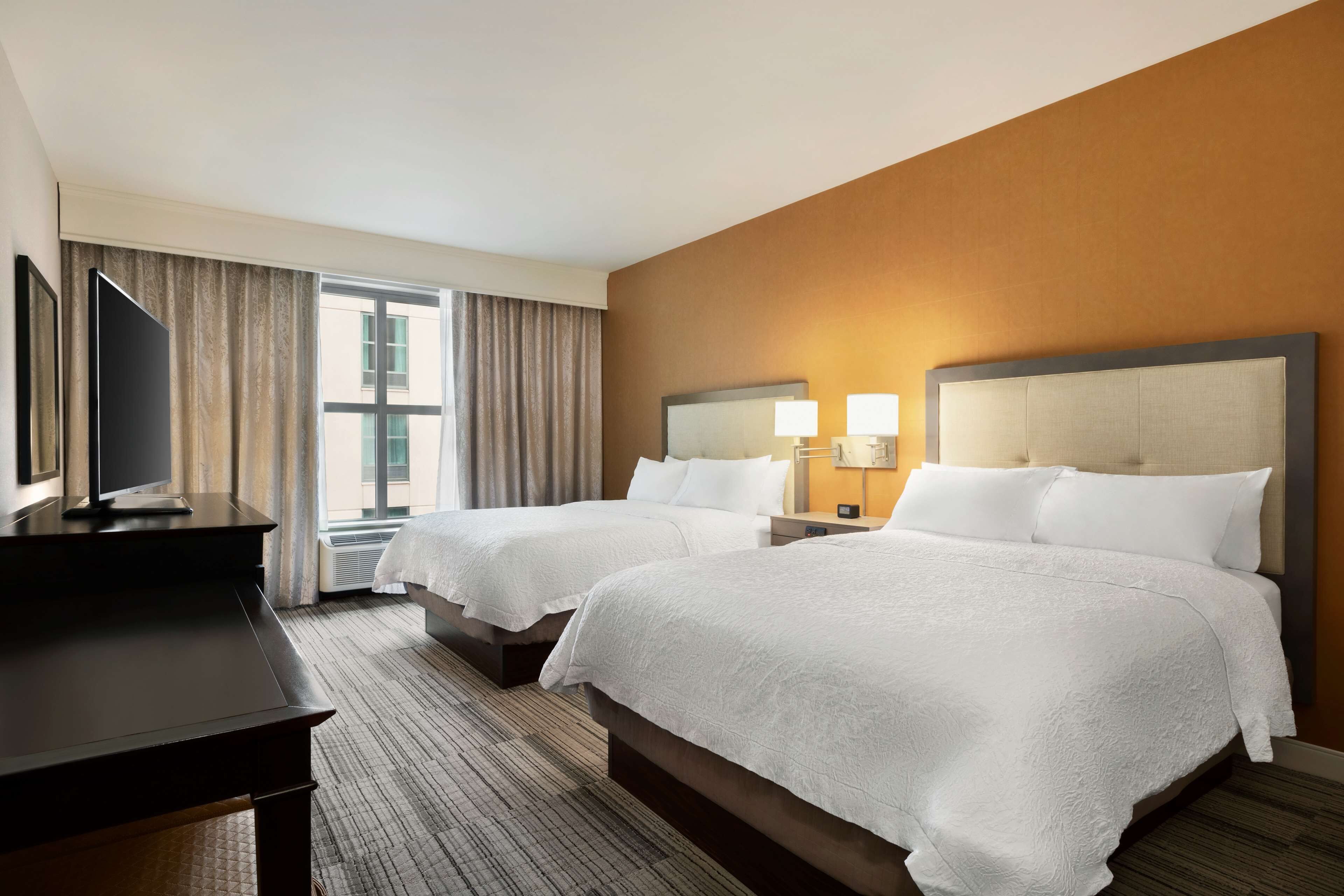 Hampton Inn and Suites Roanoke Downtown Hampton Inn and Suites Roanoke Downtown