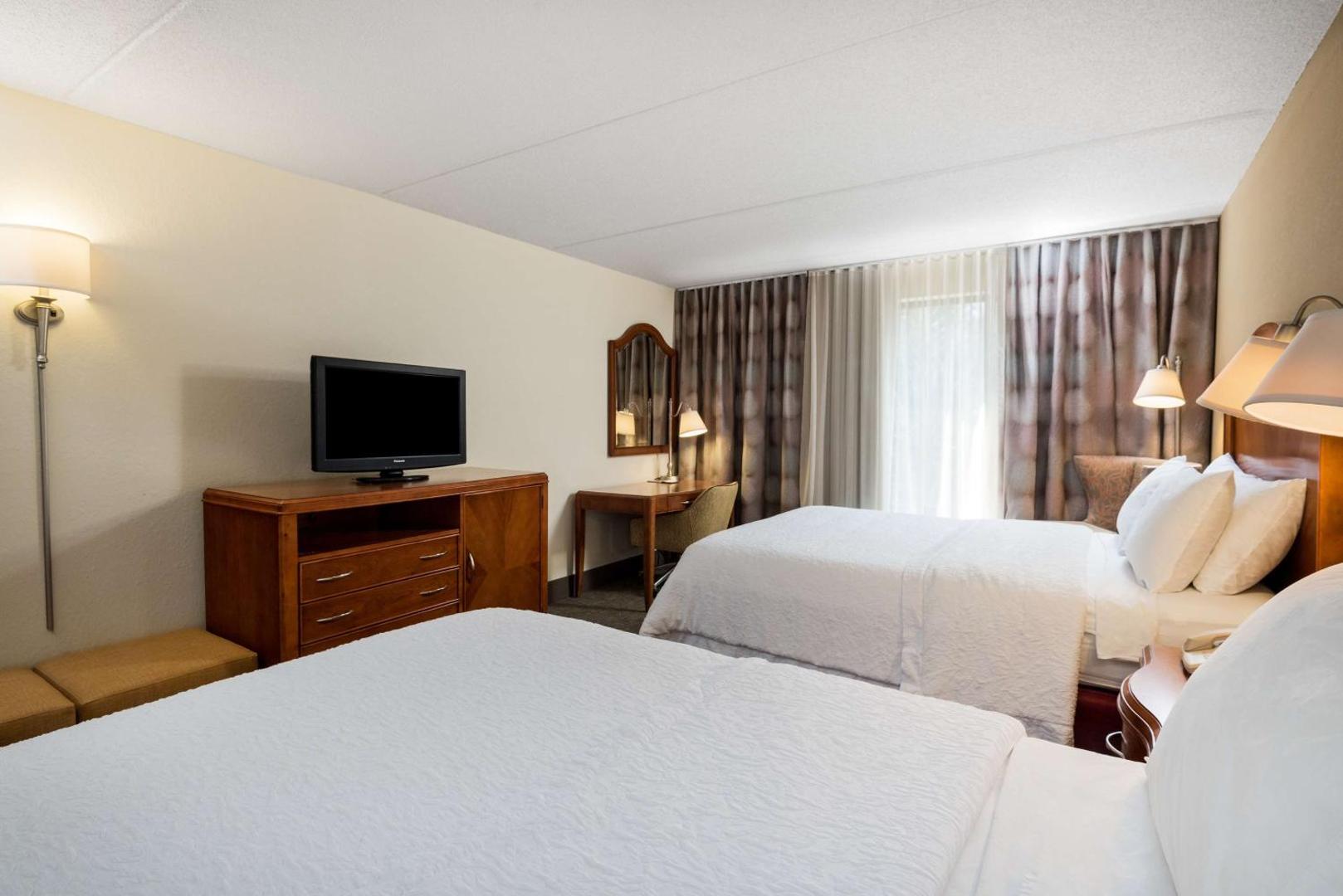 Hampton Inn Roanoke Hollins/I 81