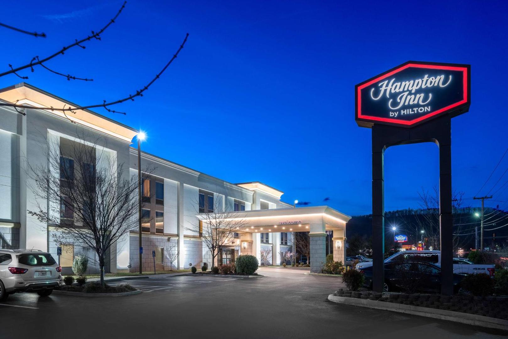 Hampton Inn Roanoke Hollins/I 81