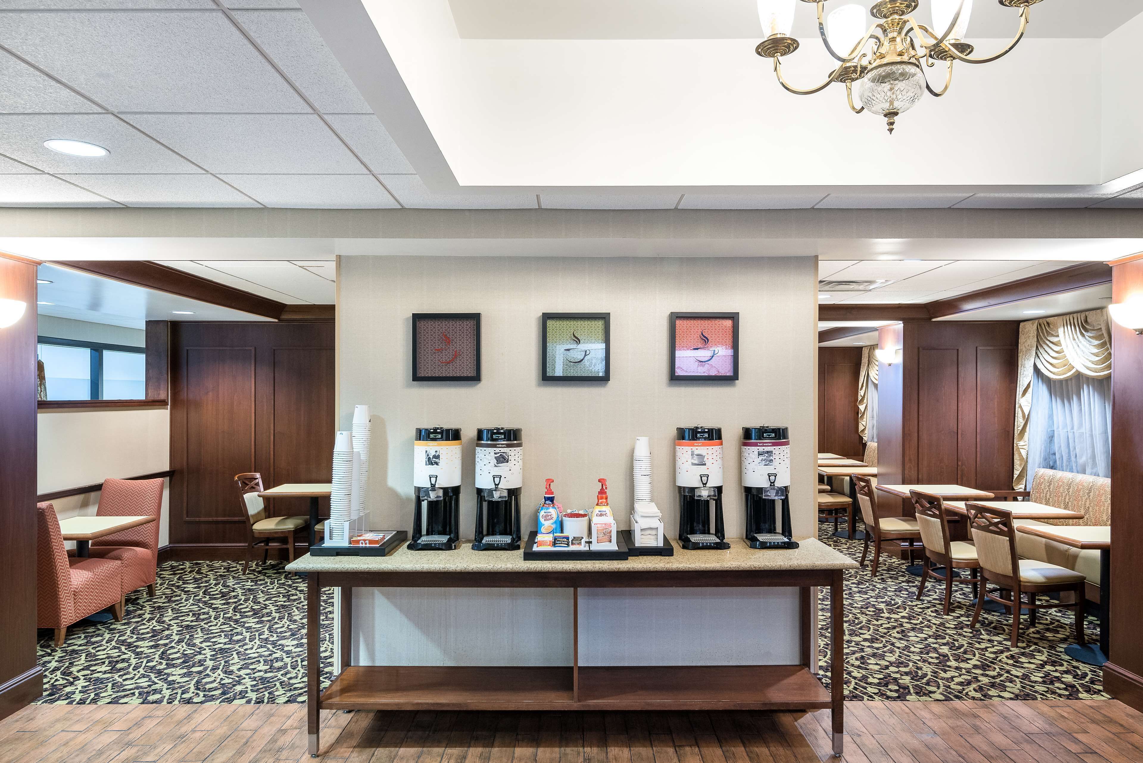 Hampton Inn Roanoke Hollins/I 81