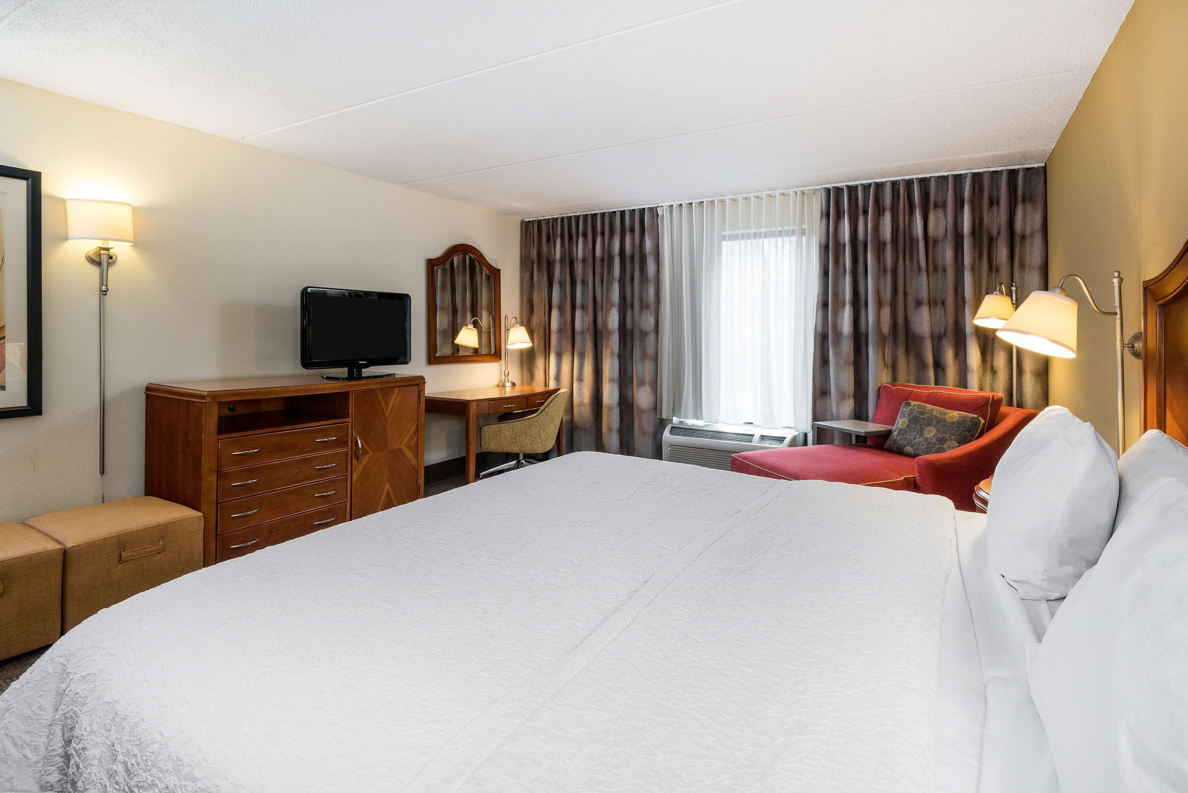 Hampton Inn Roanoke Hollins/I 81