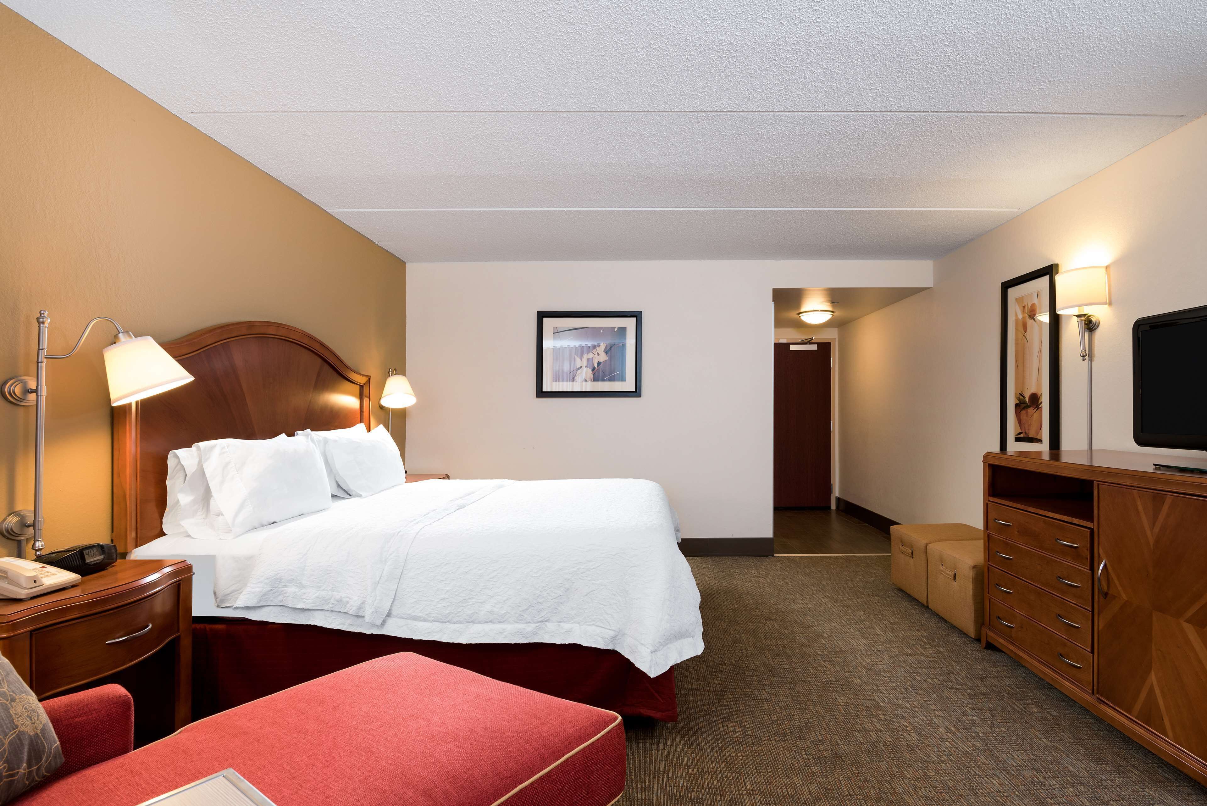 Hampton Inn Roanoke Hollins/I 81