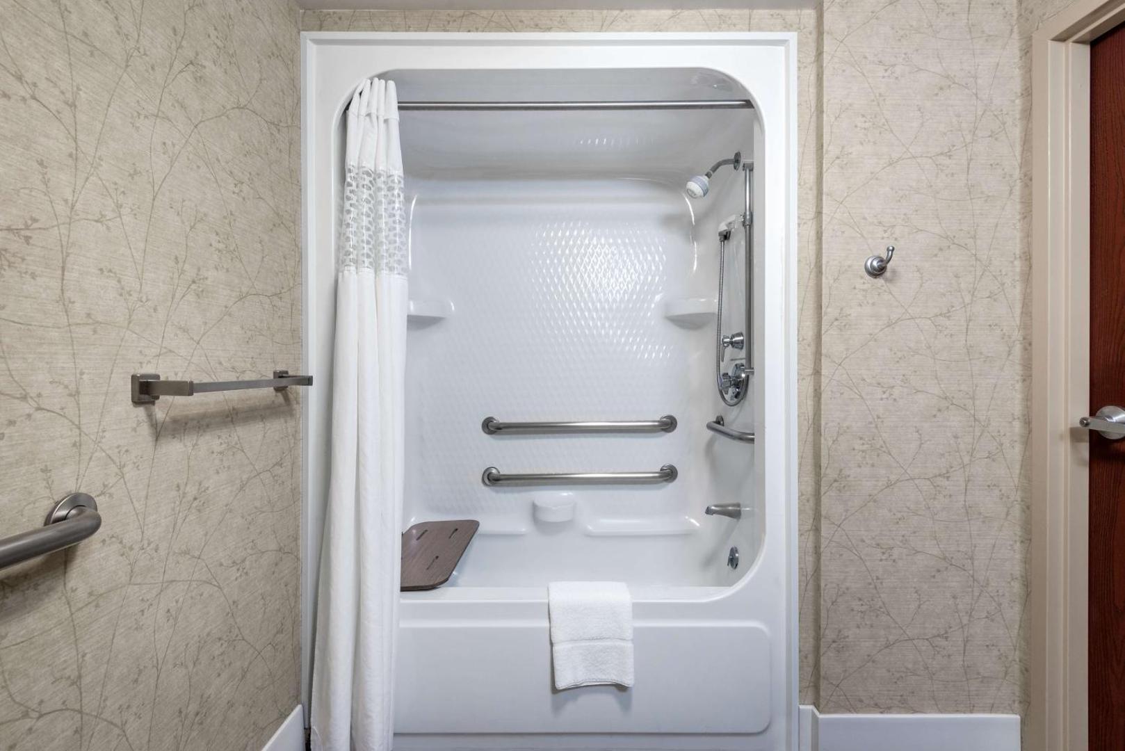 Hampton Inn Roanoke Hollins/I 81