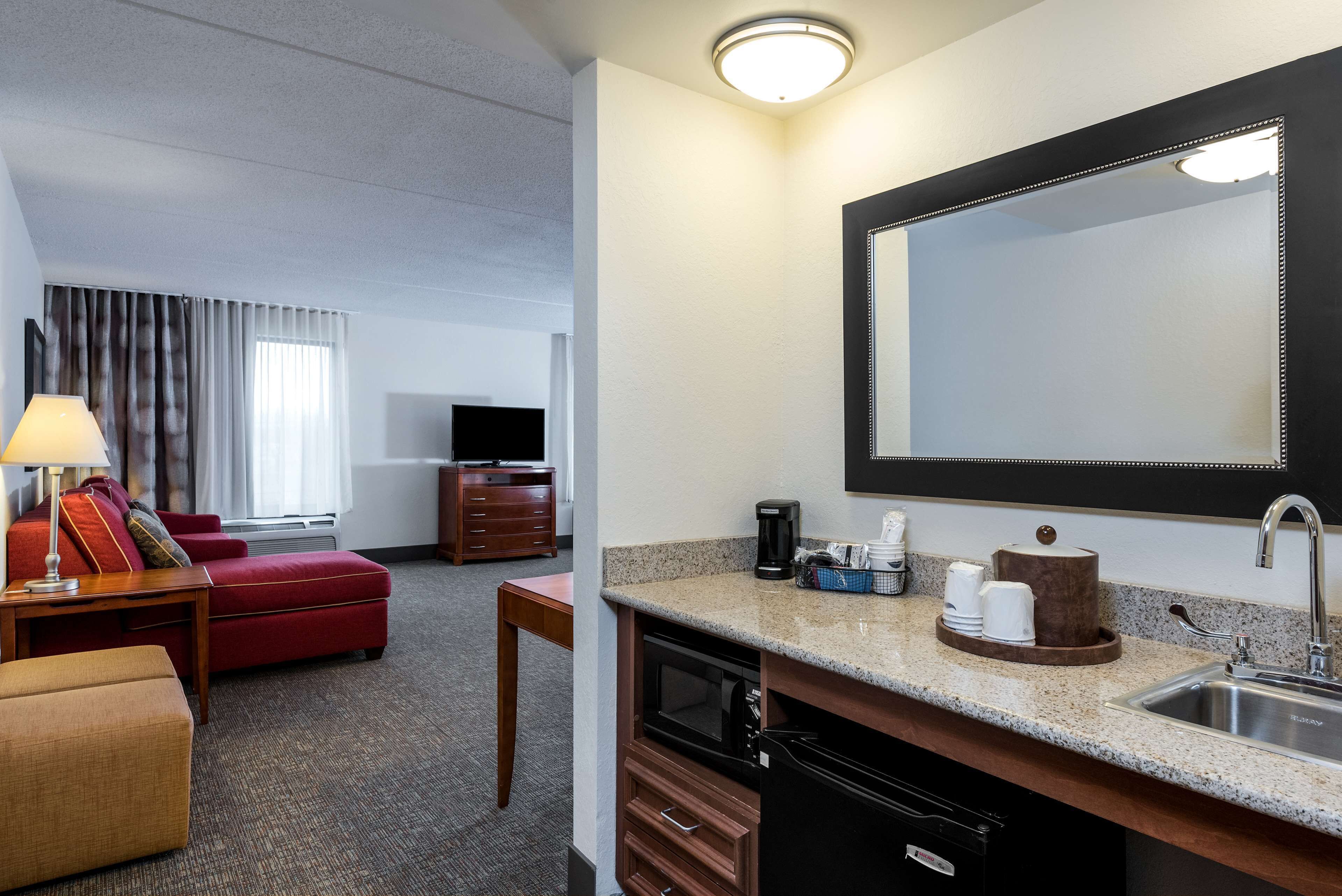 Hampton Inn Roanoke Hollins/I 81