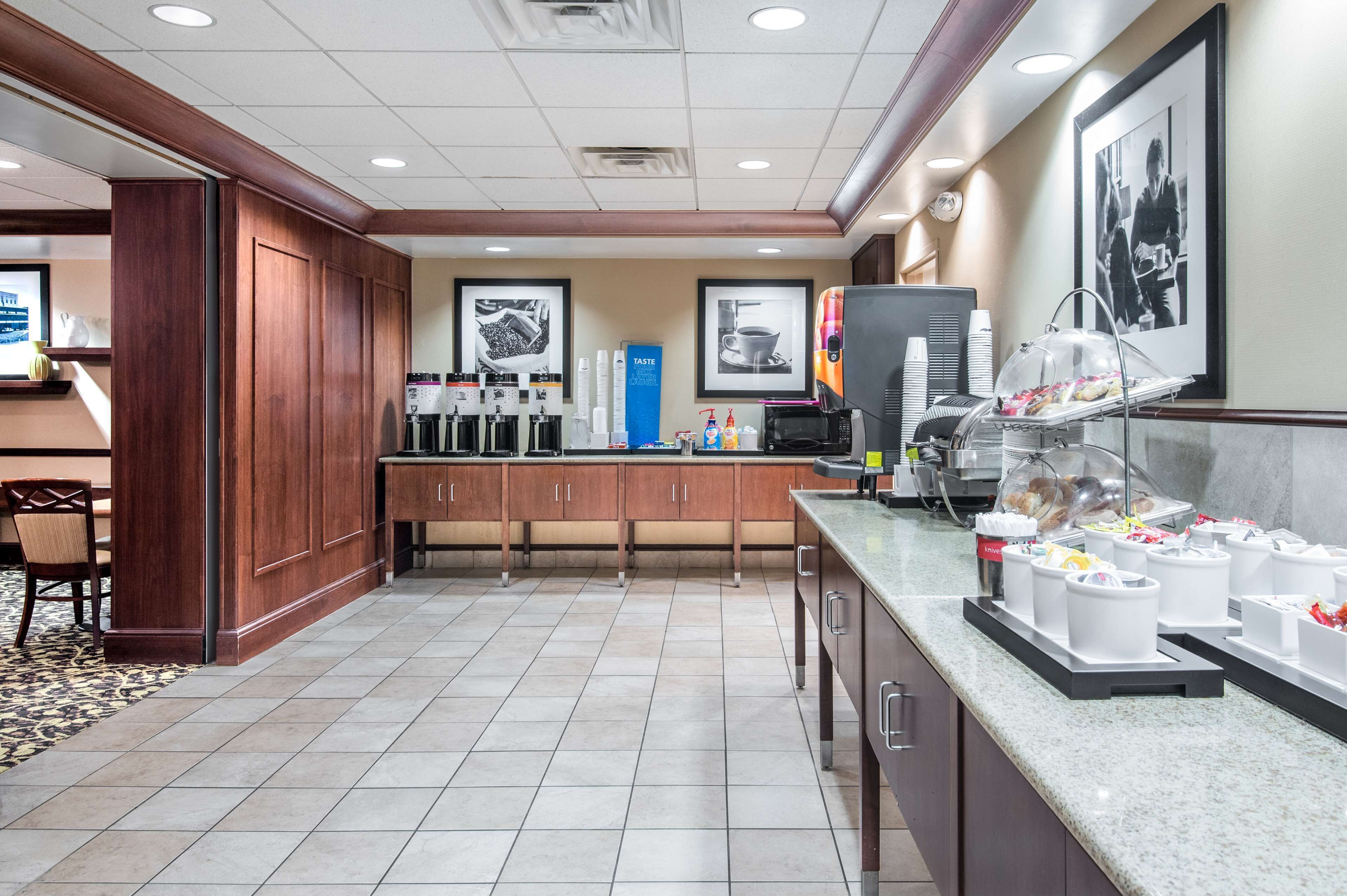 Hampton Inn Roanoke Hollins/I 81