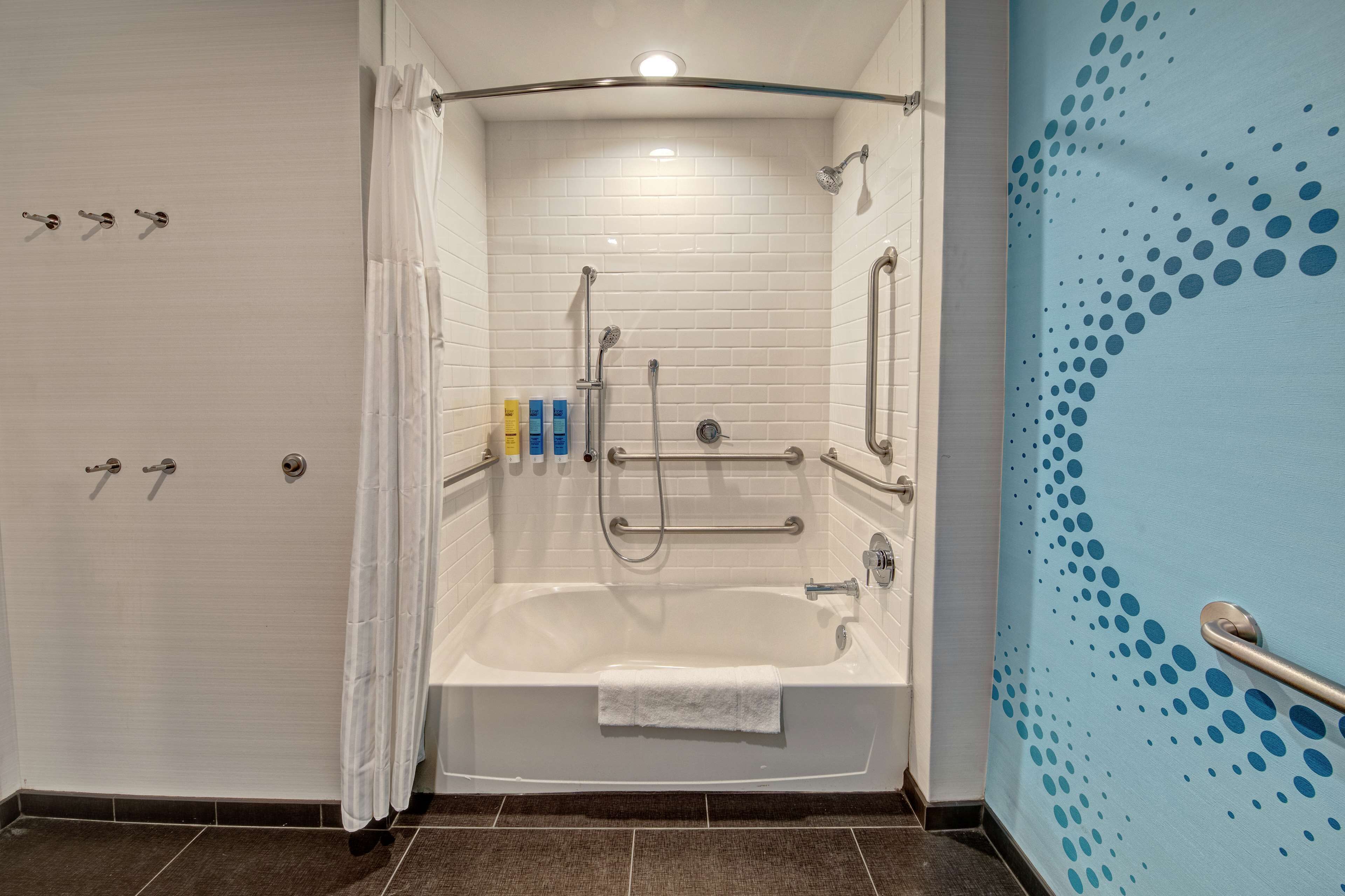 Tru by Hilton Roanoke Hollins