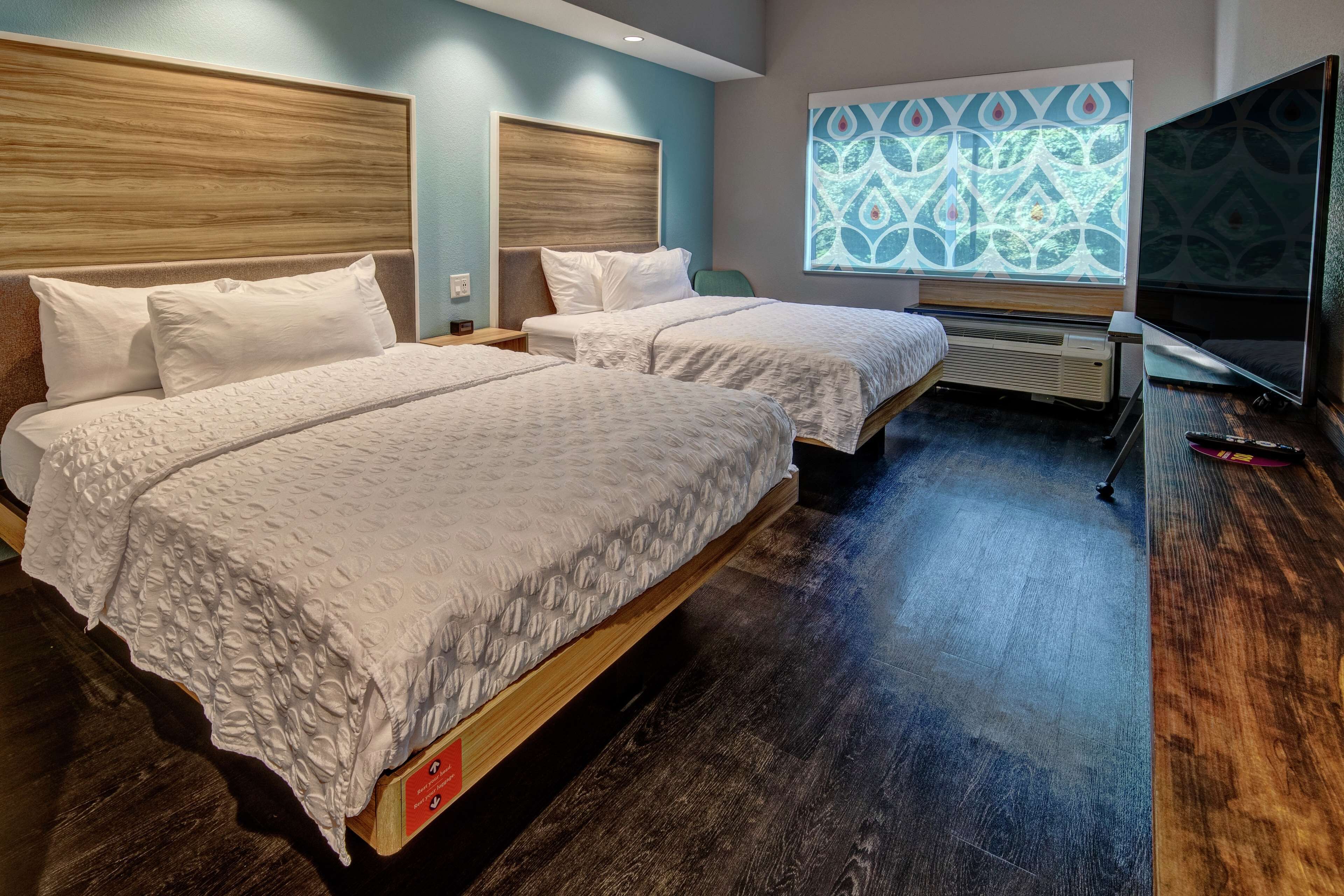 Tru by Hilton Roanoke Hollins