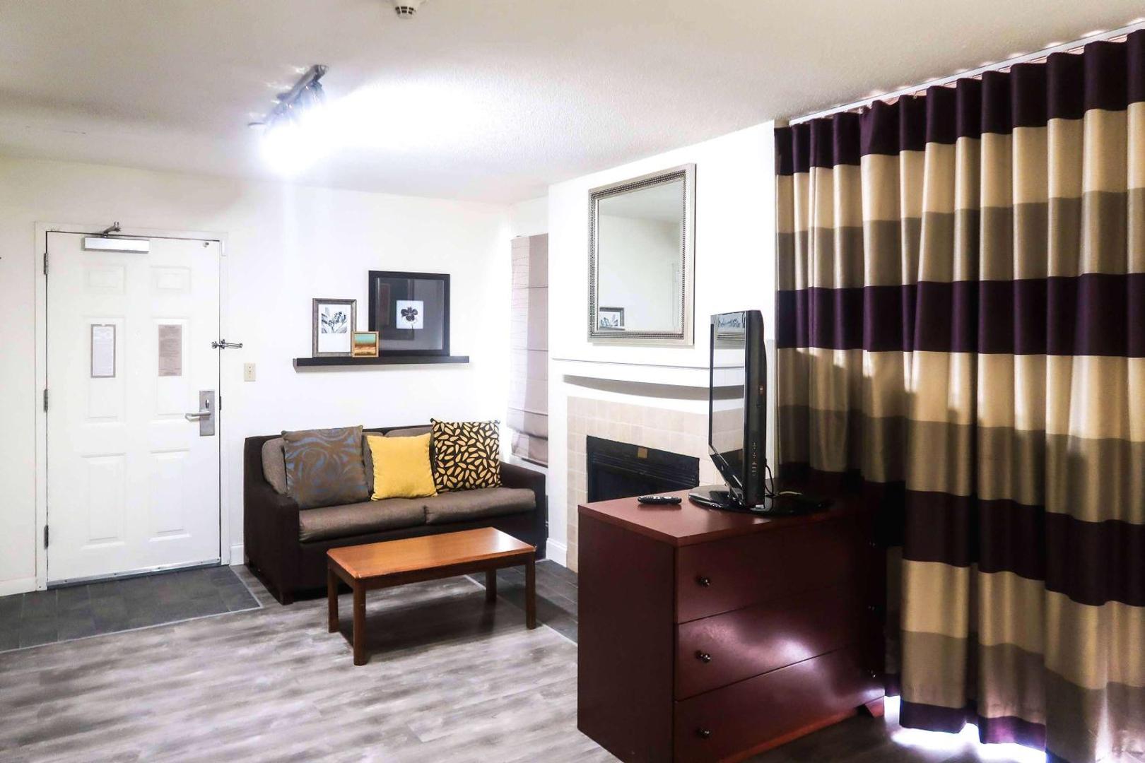 Tysons Corner Suites a Baymont by Wyndham