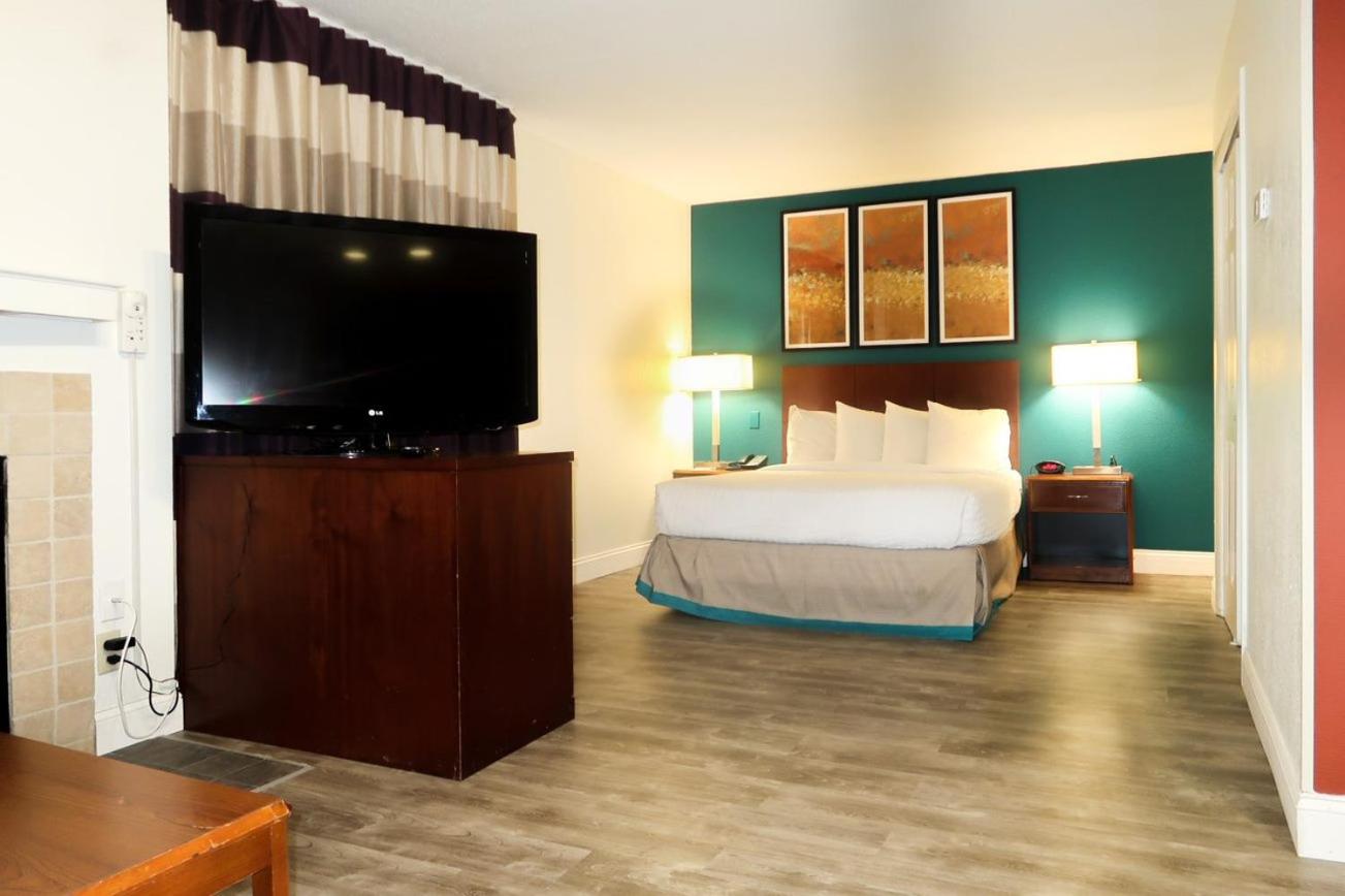 Tysons Corner Suites a Baymont by Wyndham