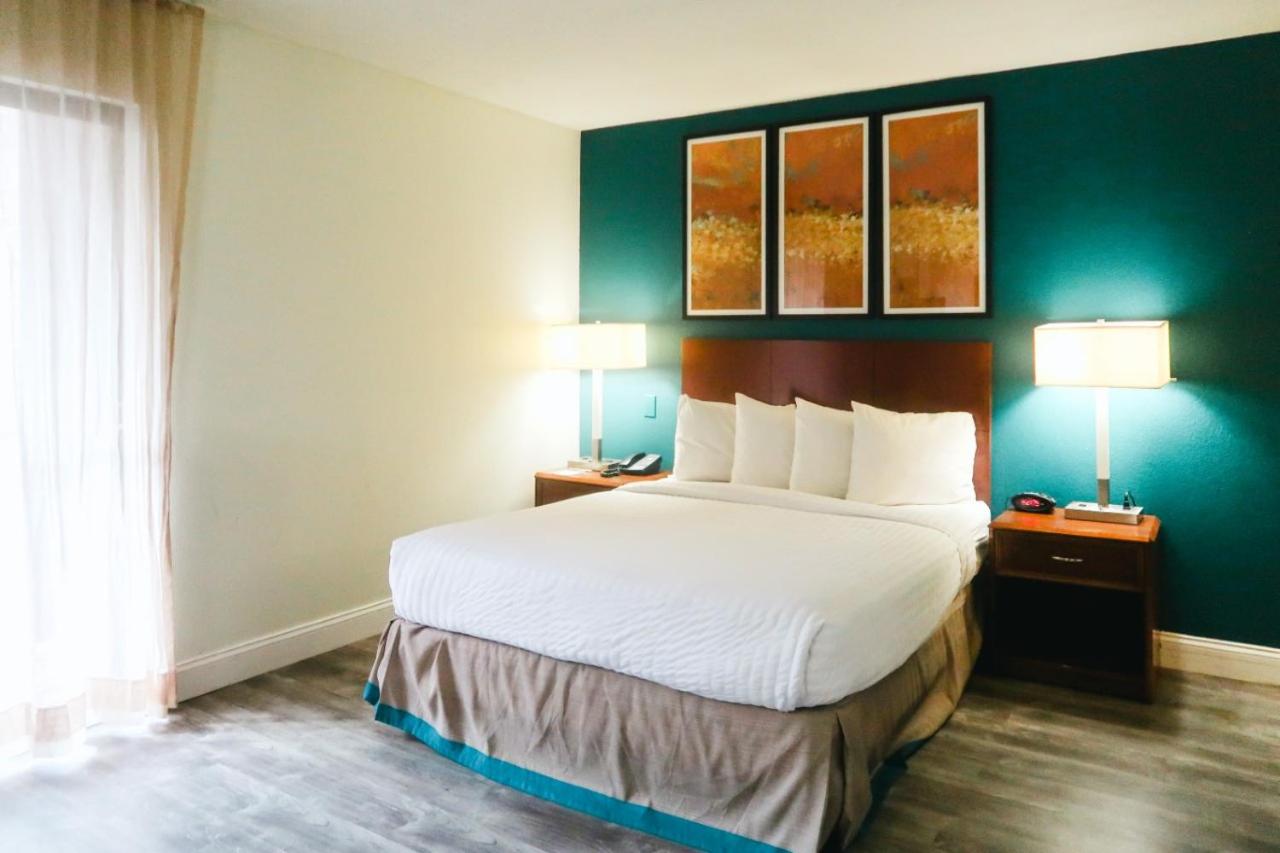 Tysons Corner Suites a Baymont by Wyndham