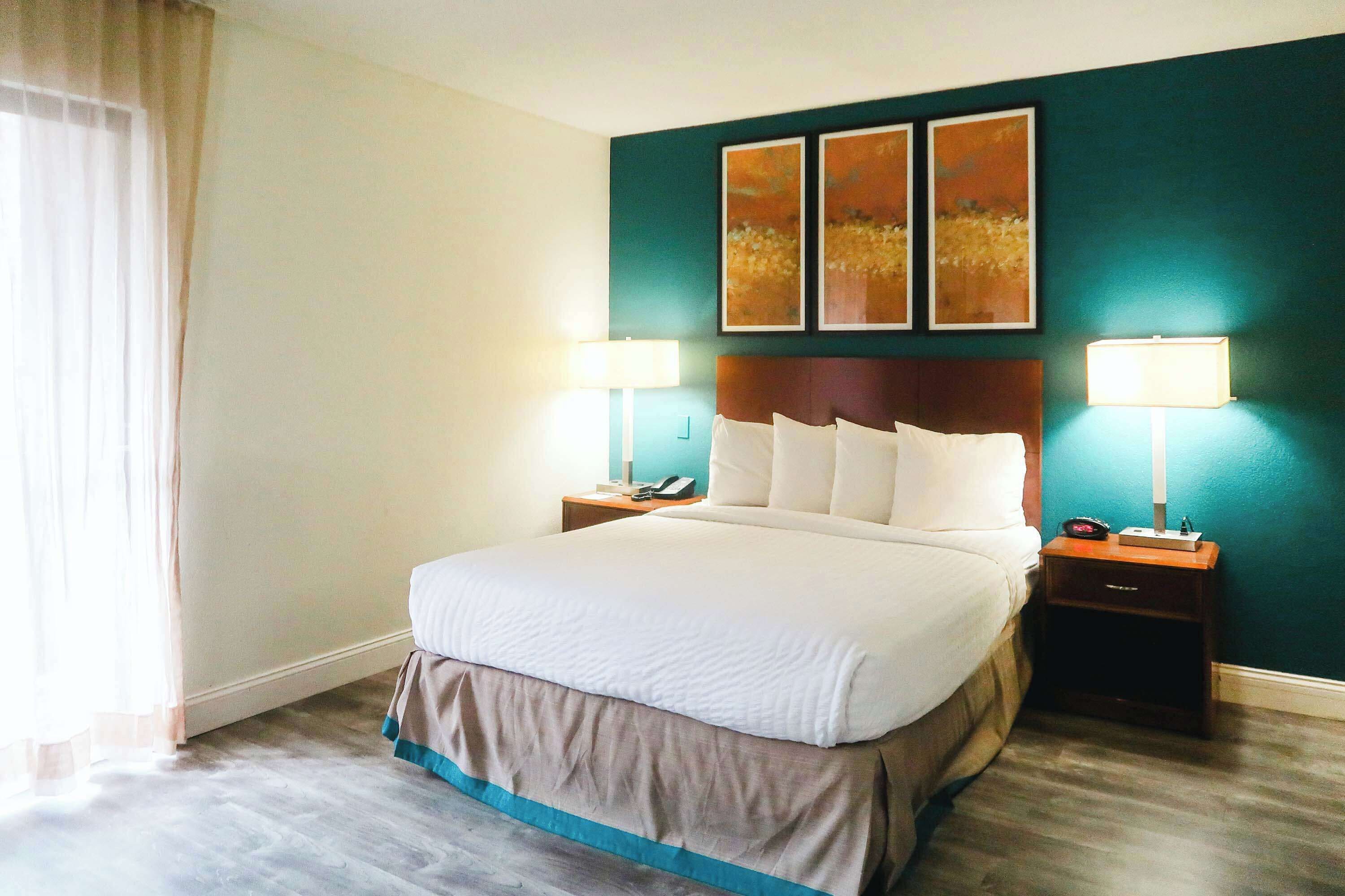 Tysons Corner Suites a Baymont by Wyndham