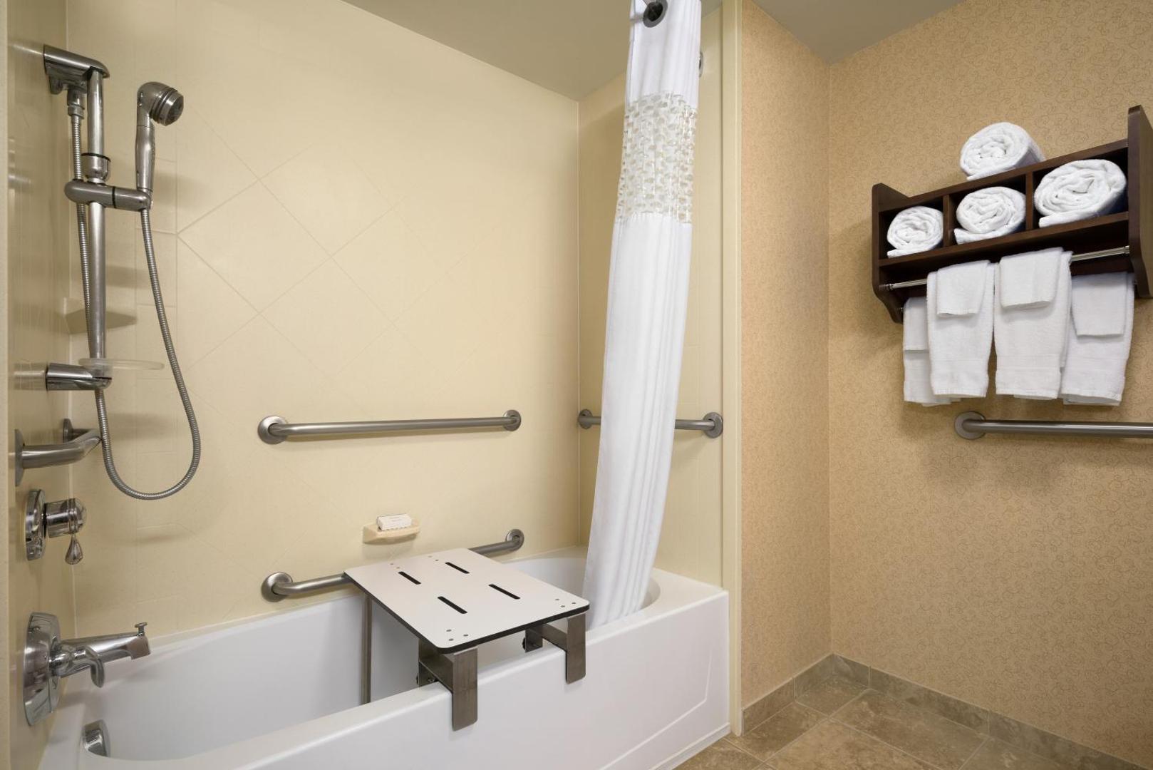 Hampton Inn & Suites Williamsburg-Central Hampton Inn & Suites Williamsburg-Central