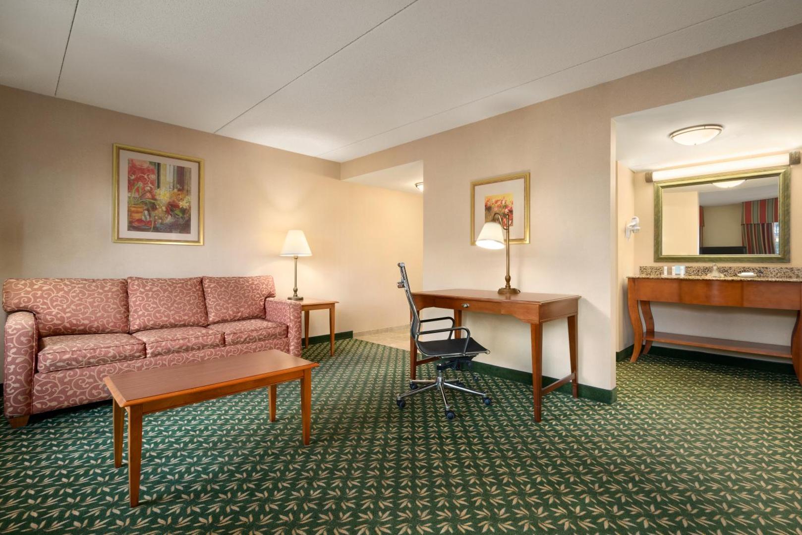 Hampton Inn & Suites Williamsburg-Central Hampton Inn & Suites Williamsburg-Central