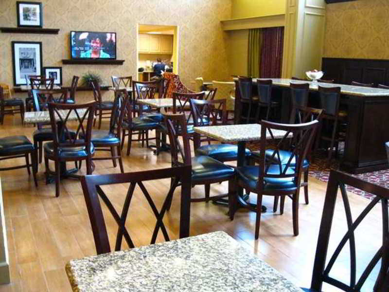 Hampton Inn & Suites Williamsburg/Richmond Rd. Hampton Inn & Suites Williamsburg/Richmond Rd.