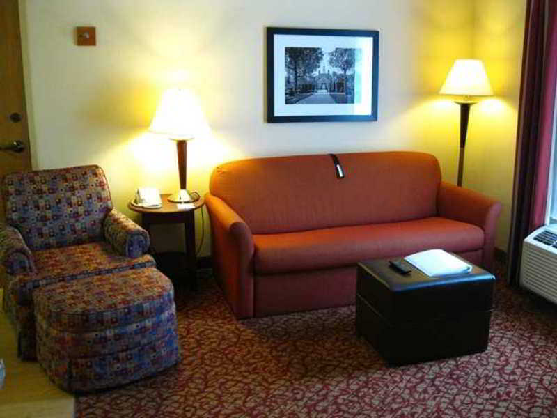 Hampton Inn & Suites Williamsburg/Richmond Rd. Hampton Inn & Suites Williamsburg/Richmond Rd.