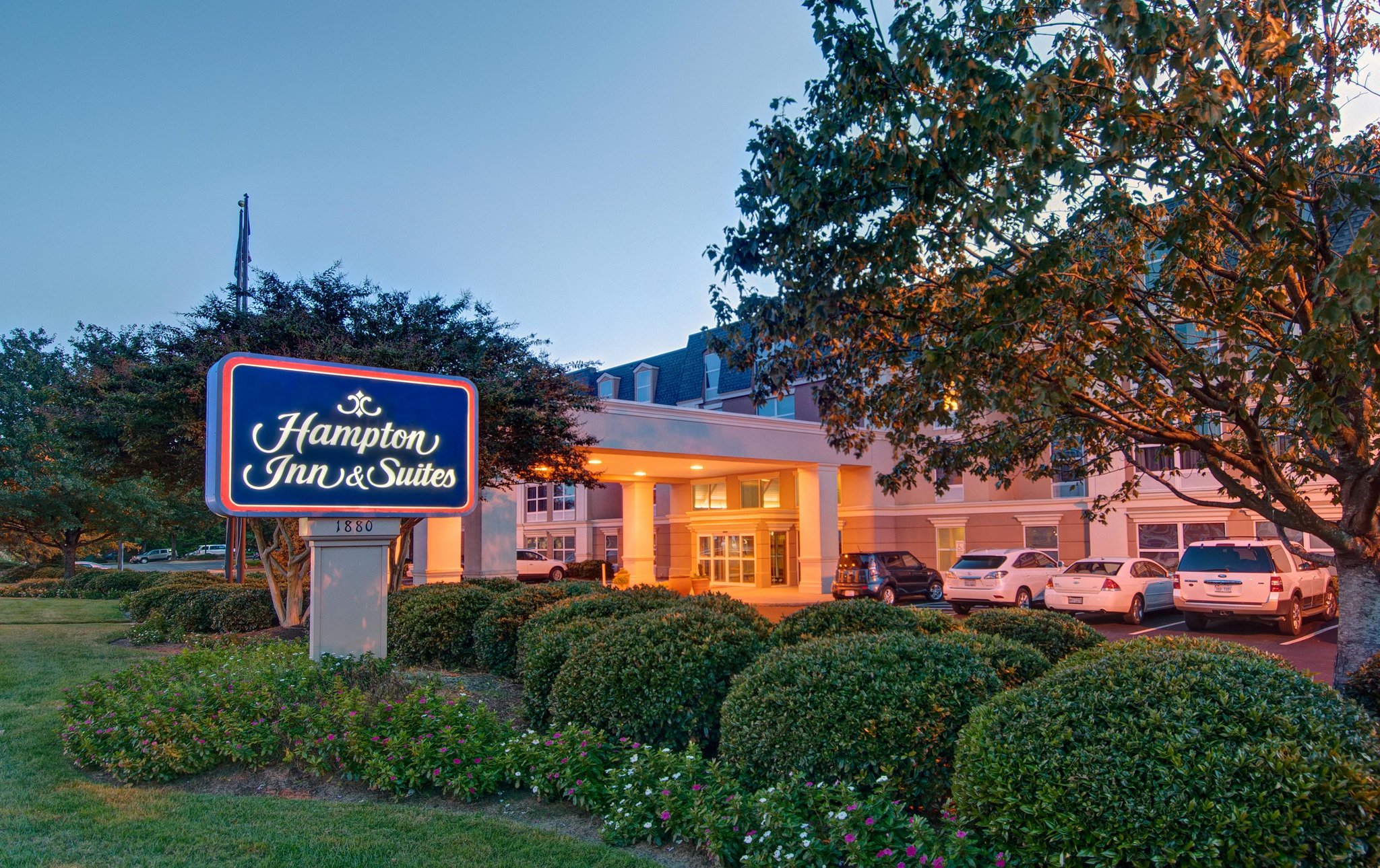 Hampton Inn & Suites Williamsburg/Richmond Rd. Hampton Inn & Suites Williamsburg/Richmond Rd.