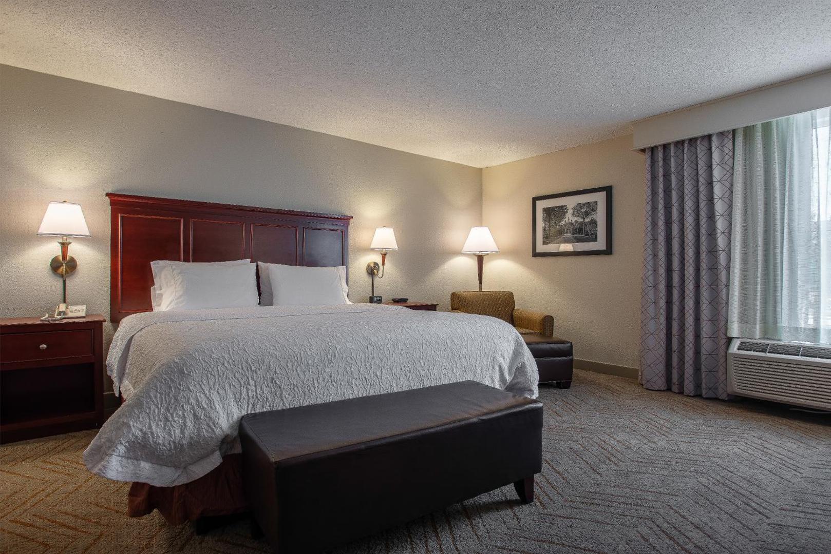Hampton Inn & Suites Williamsburg/Richmond Rd. Hampton Inn & Suites Williamsburg/Richmond Rd.
