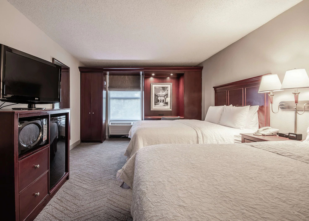 Hampton Inn & Suites Williamsburg/Richmond Rd. Hampton Inn & Suites Williamsburg/Richmond Rd.