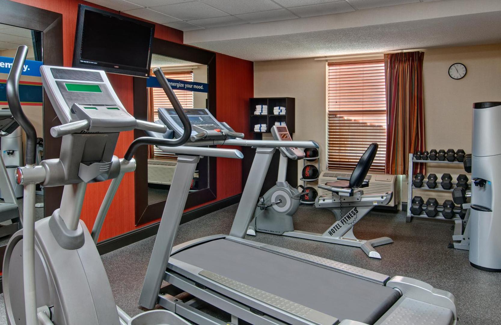 Hampton Inn & Suites Williamsburg/Richmond Rd. Hampton Inn & Suites Williamsburg/Richmond Rd.