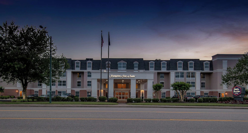 Hampton Inn & Suites Williamsburg/Richmond Rd. Hampton Inn & Suites Williamsburg/Richmond Rd.