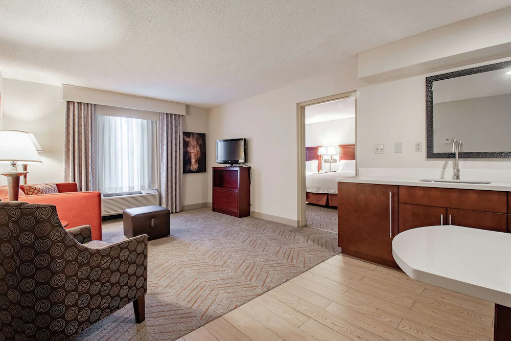 Hampton Inn & Suites Williamsburg/Richmond Rd. Hampton Inn & Suites Williamsburg/Richmond Rd.