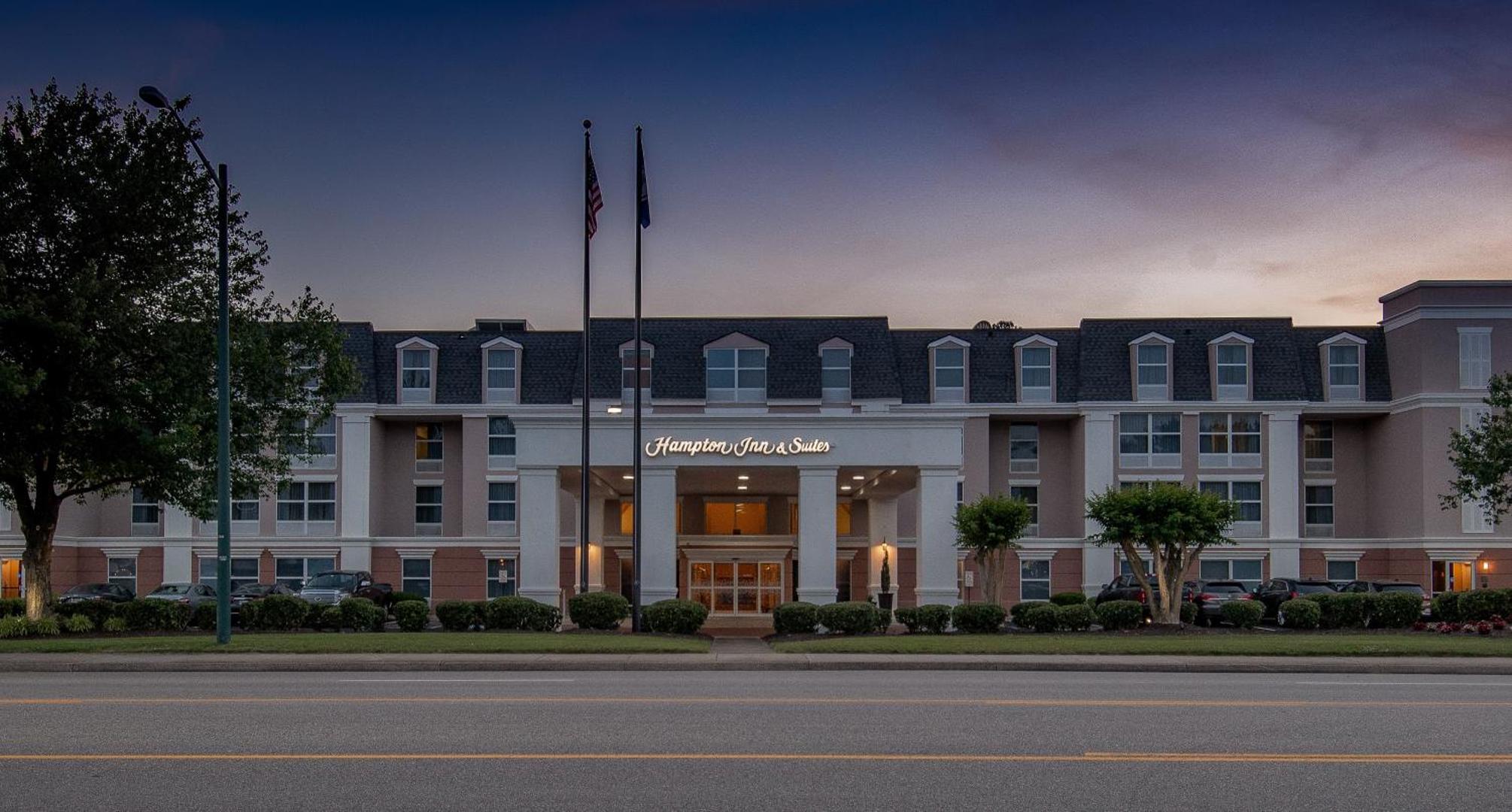 Hampton Inn & Suites Williamsburg/Richmond Rd. Hampton Inn & Suites Williamsburg/Richmond Rd.