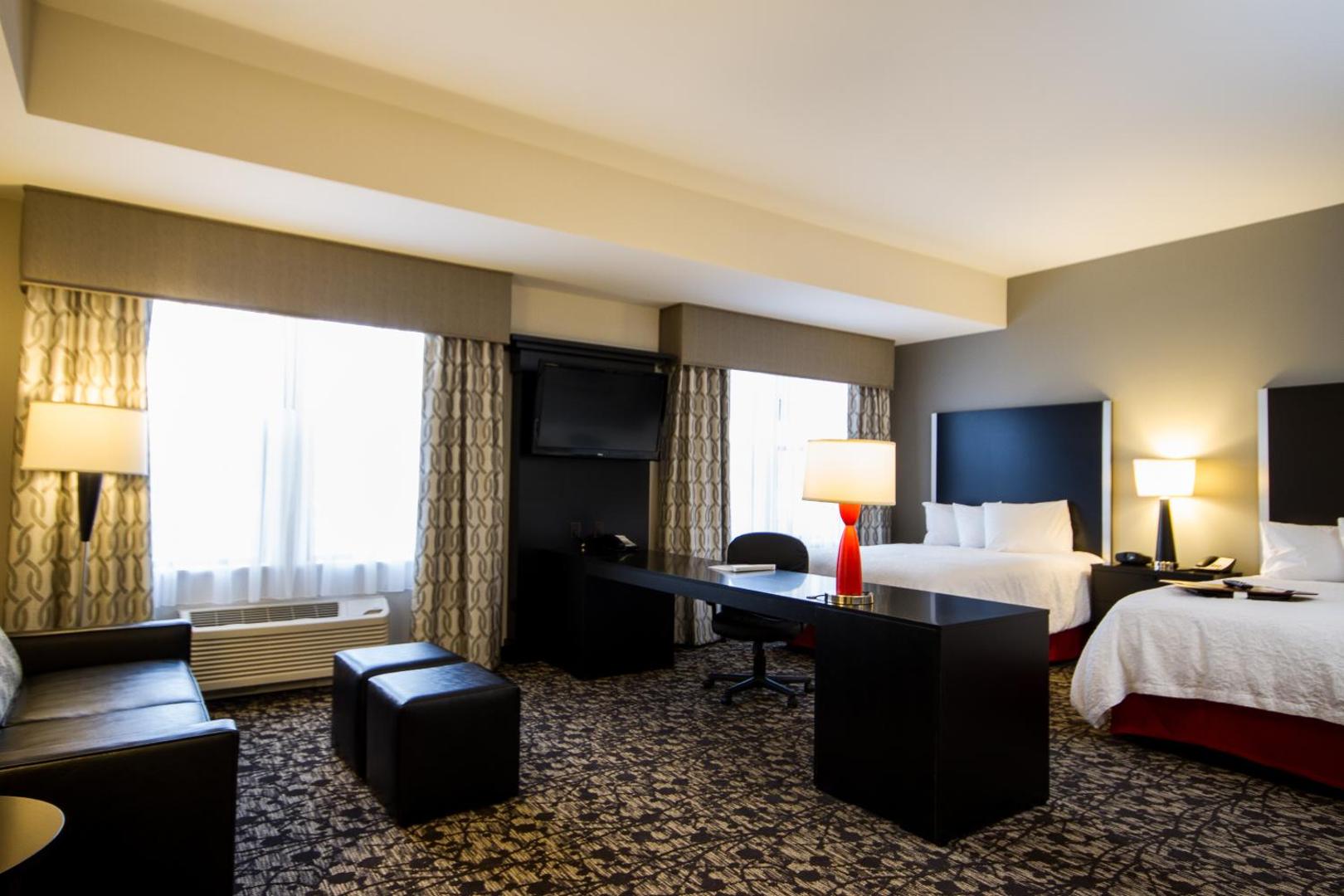 Hampton Inn & Suites DuPont Hampton Inn & Suites DuPont