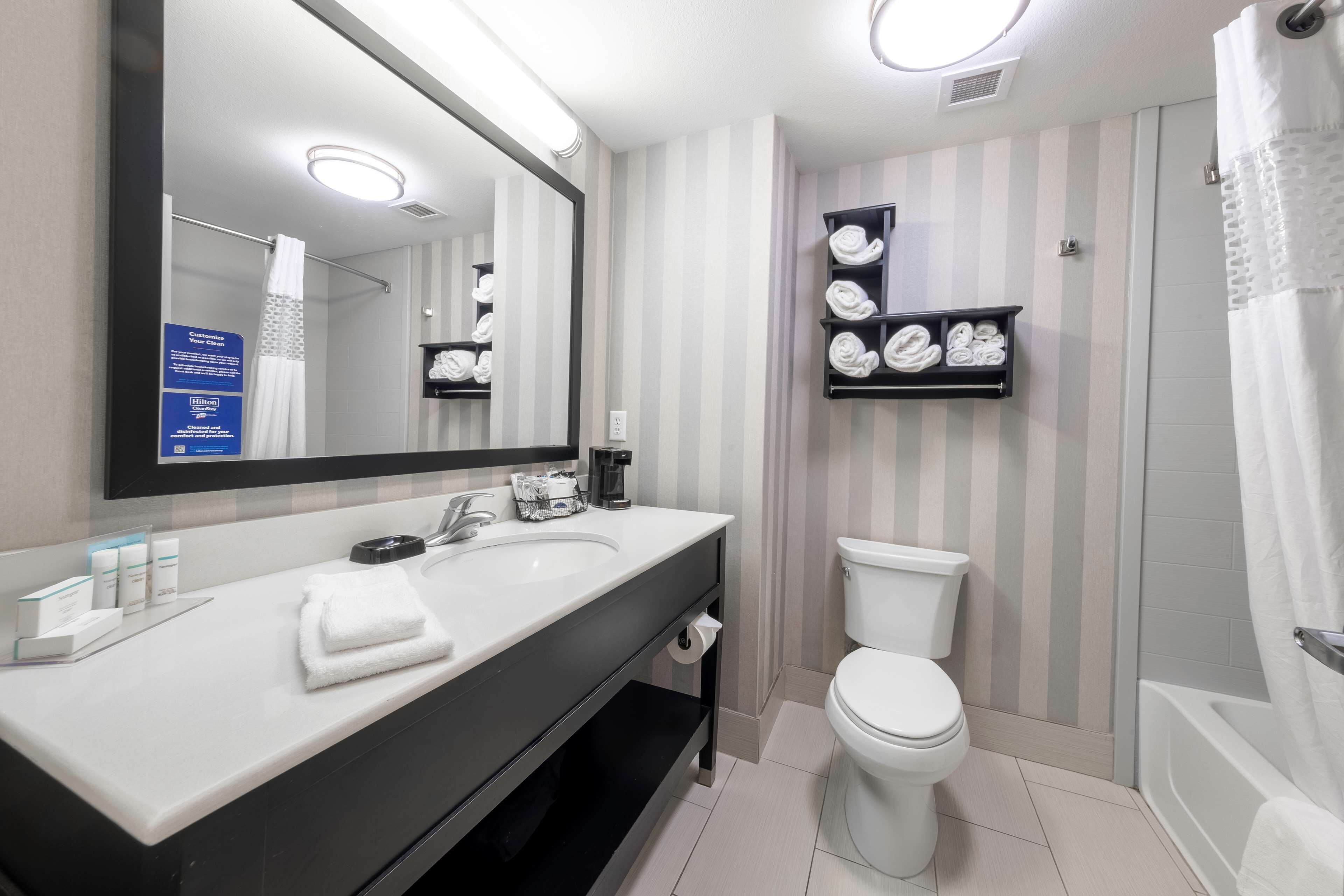 Hampton Inn & Suites DuPont Hampton Inn & Suites DuPont