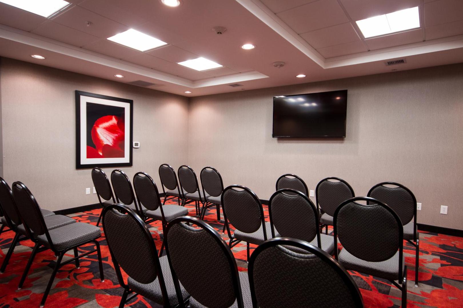 Hampton Inn & Suites DuPont Hampton Inn & Suites DuPont
