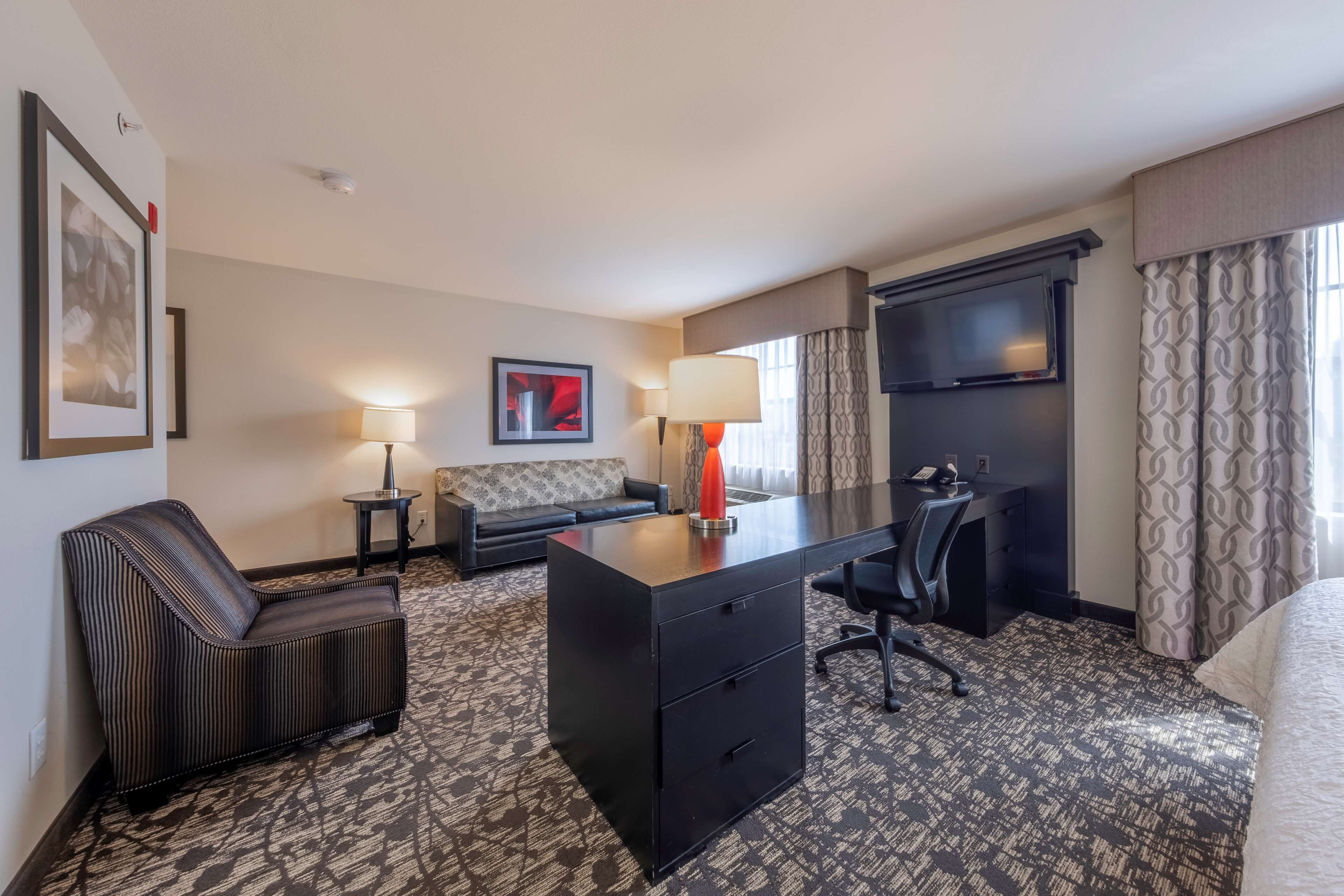 Hampton Inn & Suites DuPont Hampton Inn & Suites DuPont