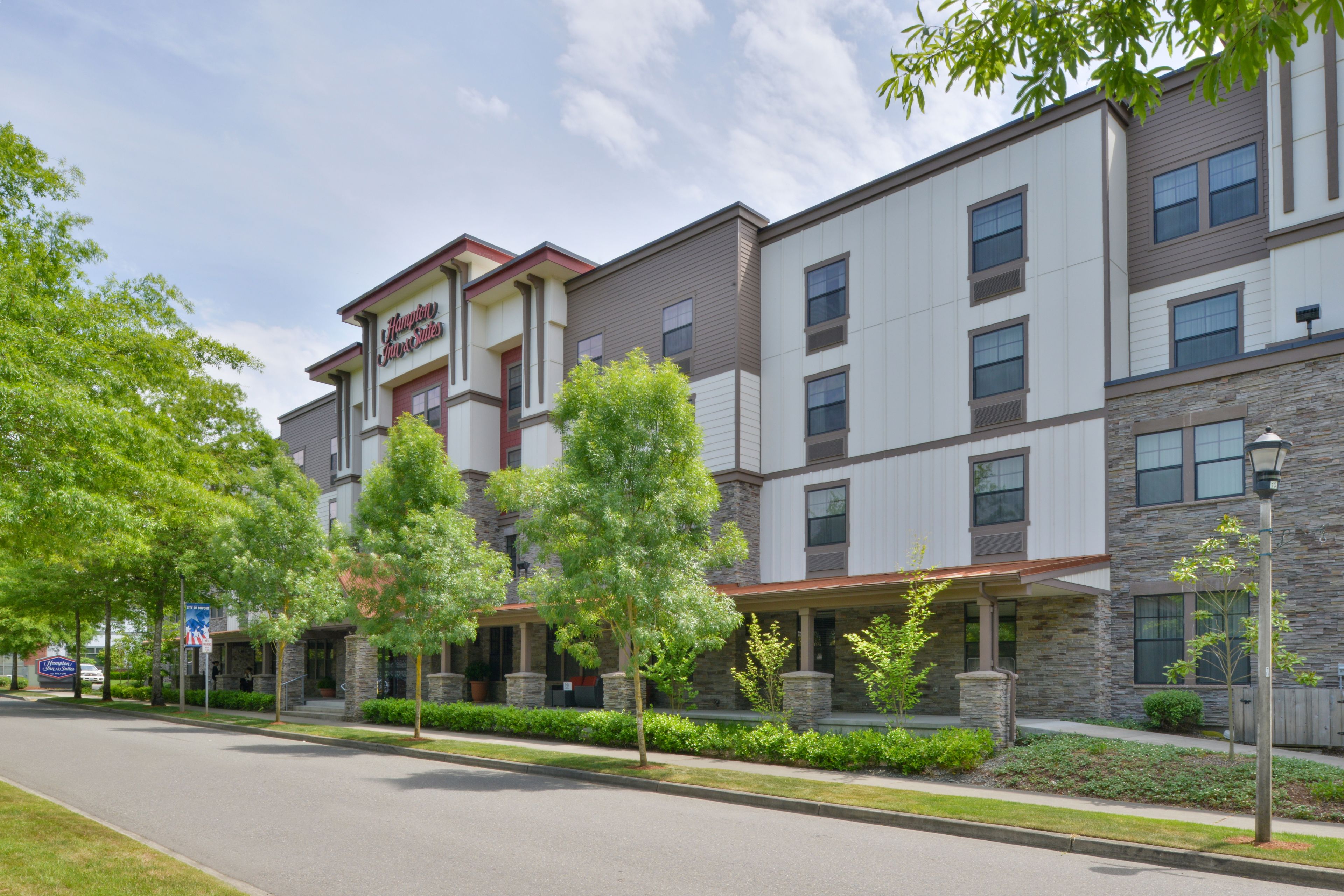 Hampton Inn & Suites DuPont Hampton Inn & Suites DuPont