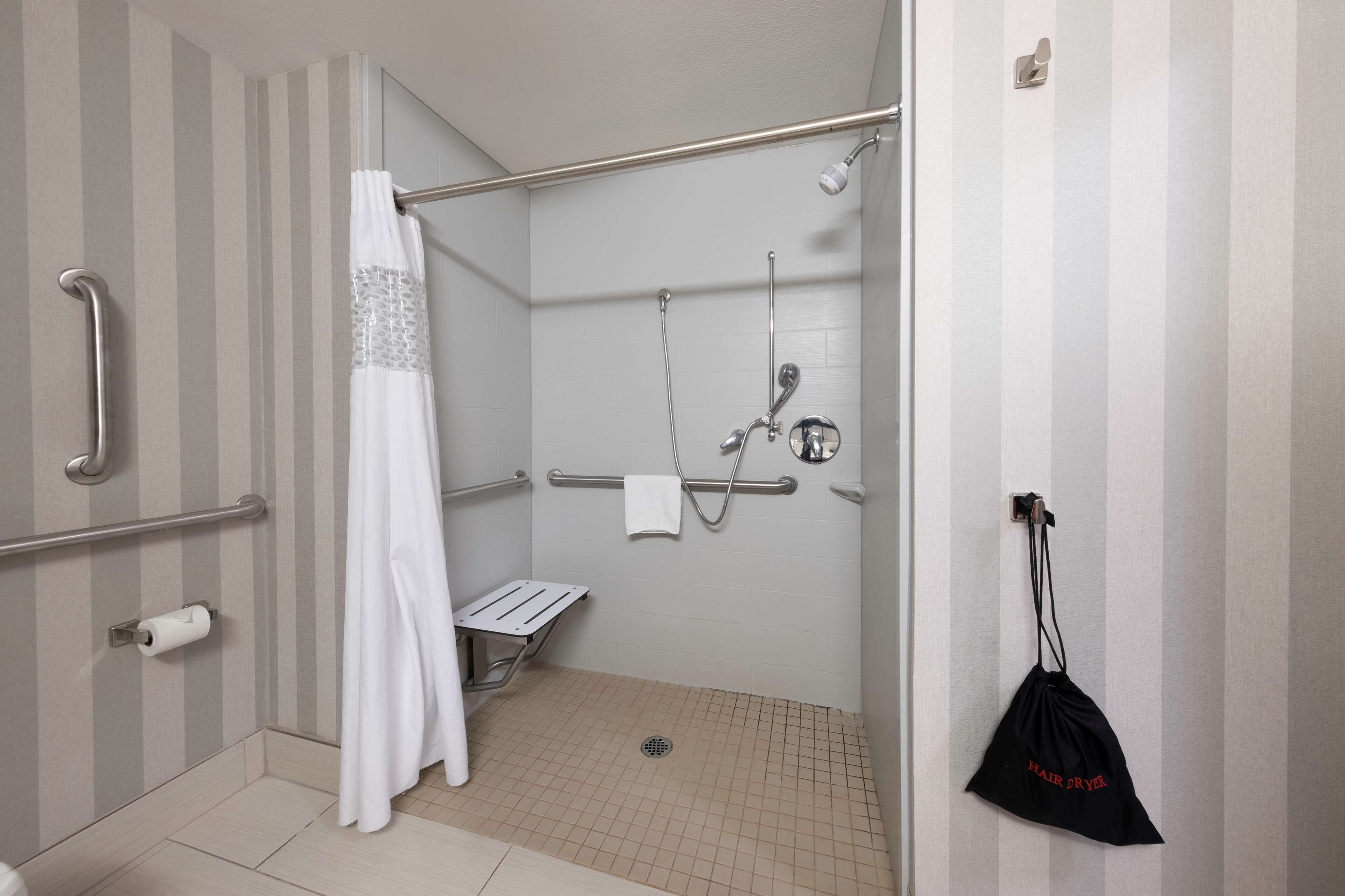 Hampton Inn & Suites DuPont Hampton Inn & Suites DuPont